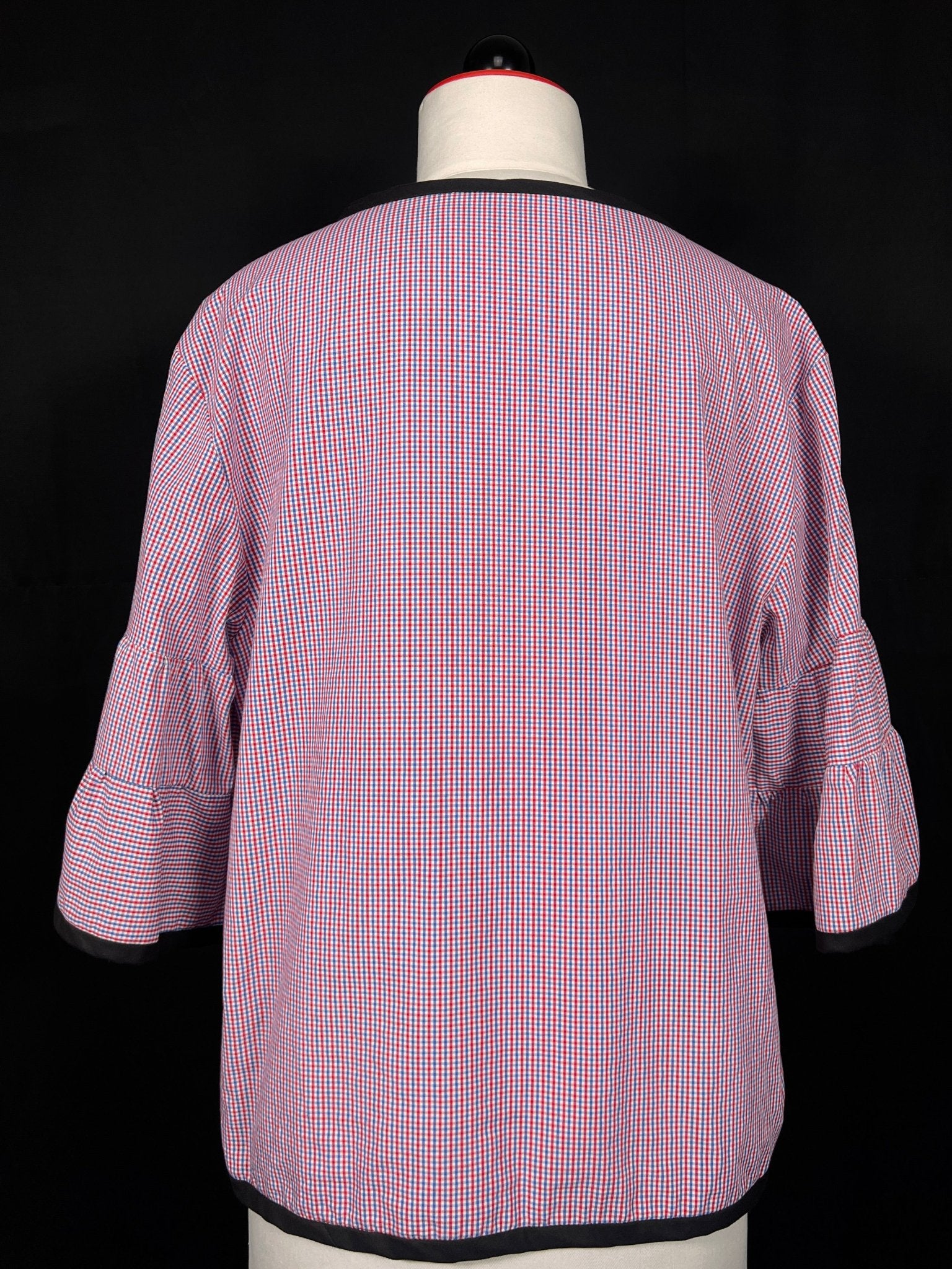 Einzigartiges Upcycling Shirt - nachhaltige Upcycling Mode von Beverly - Berlin