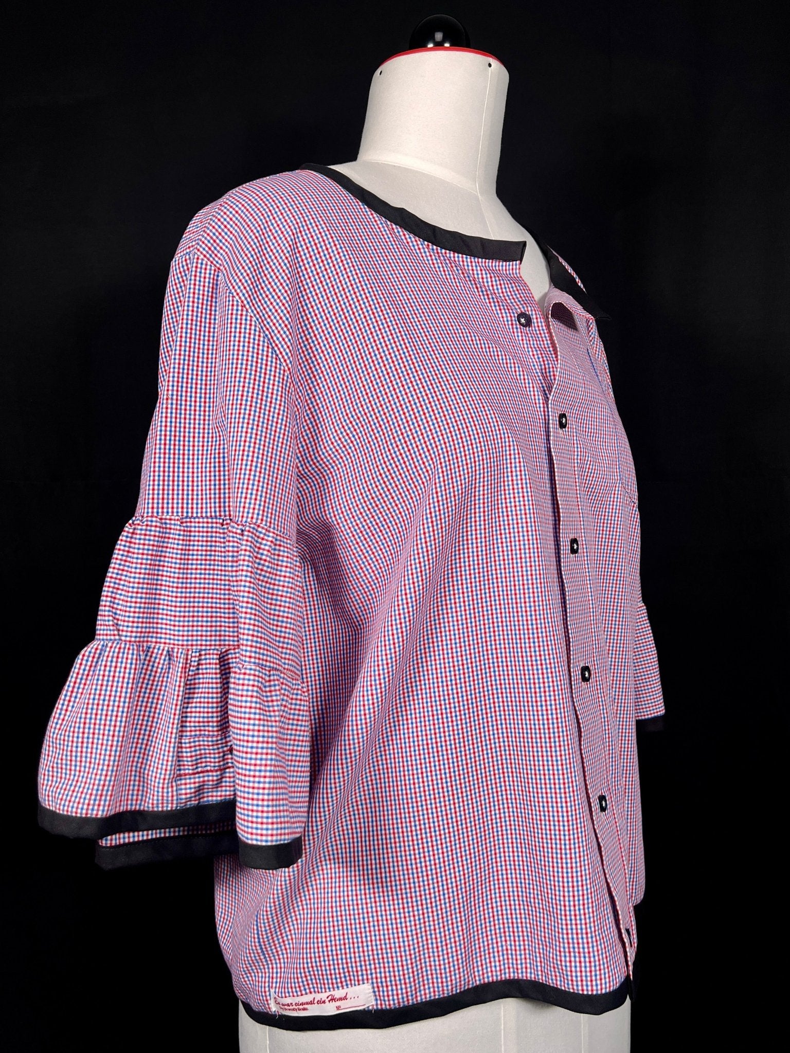 Einzigartiges Upcycling Shirt - nachhaltige Upcycling Mode von Beverly - Berlin