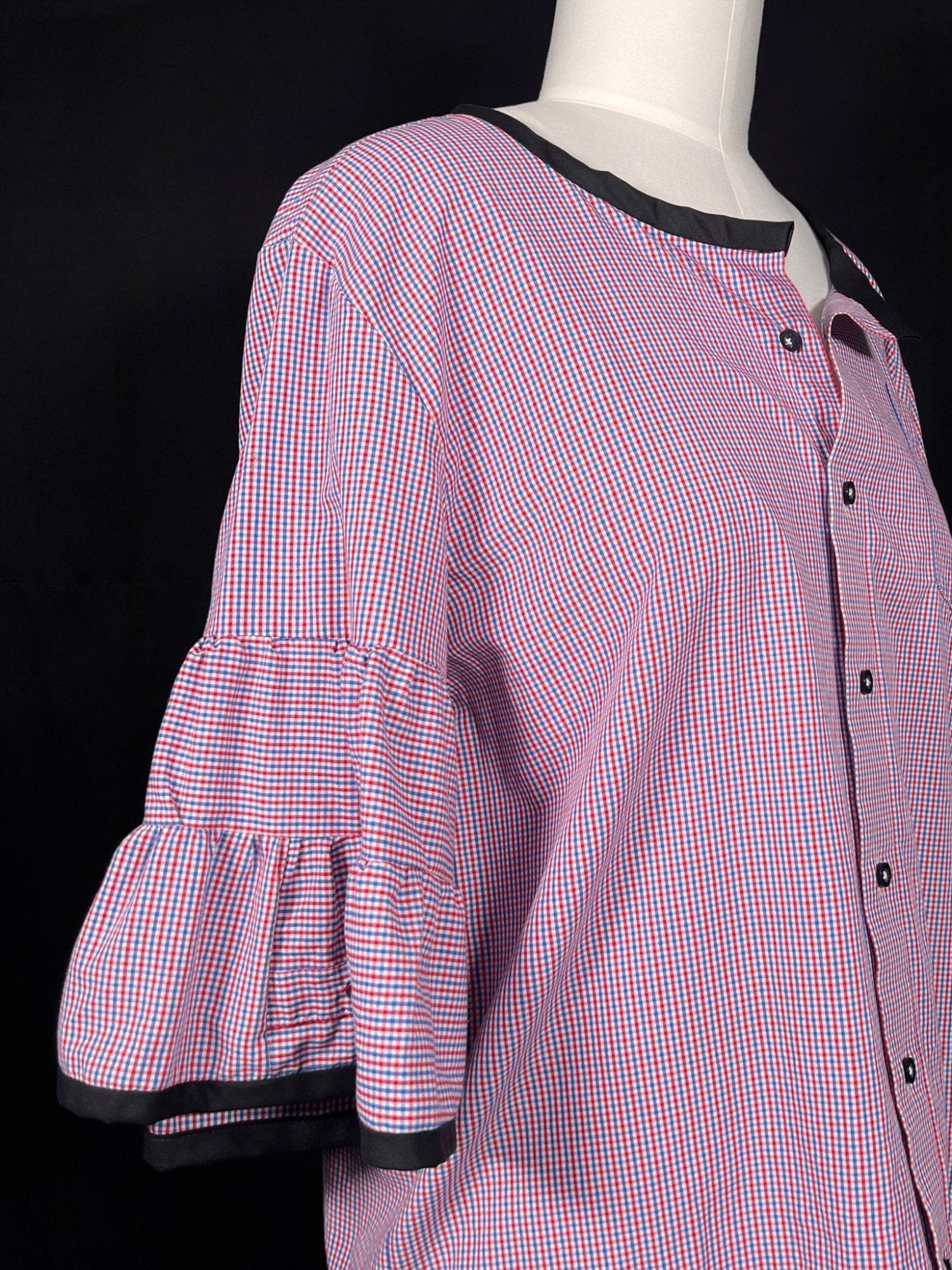 Einzigartiges Upcycling Shirt - nachhaltige Upcycling Mode von Beverly - Berlin