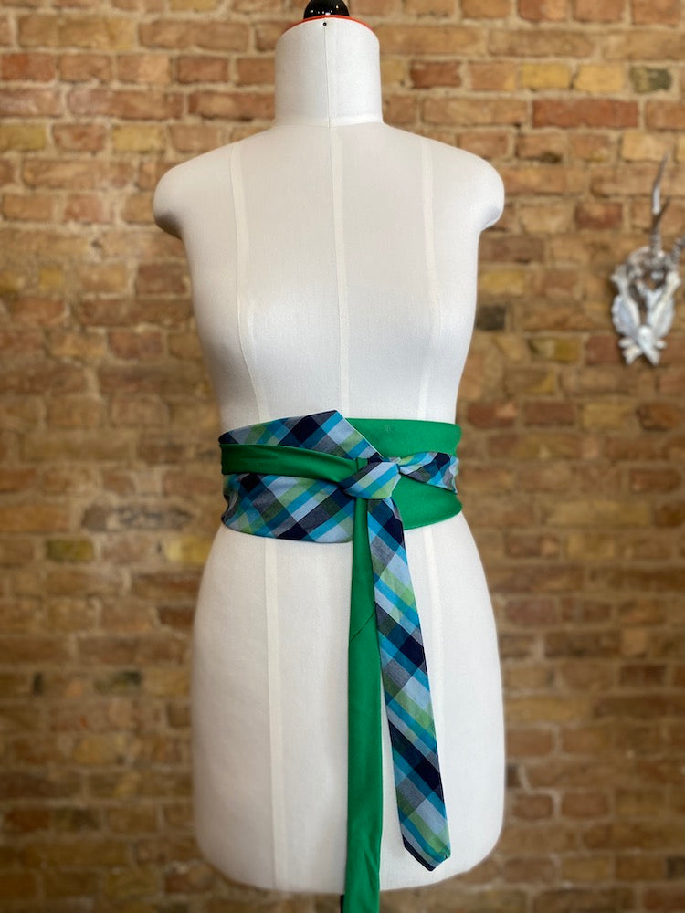 Wickelgürtel aus 2 Vintage Krawatten in Grün, Hellblau und Dunkelblau