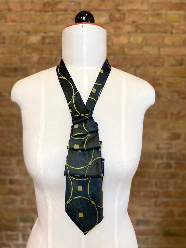 grünes Krawatten - Collier - nachhaltige Upcycling Mode von Beverly - Berlin