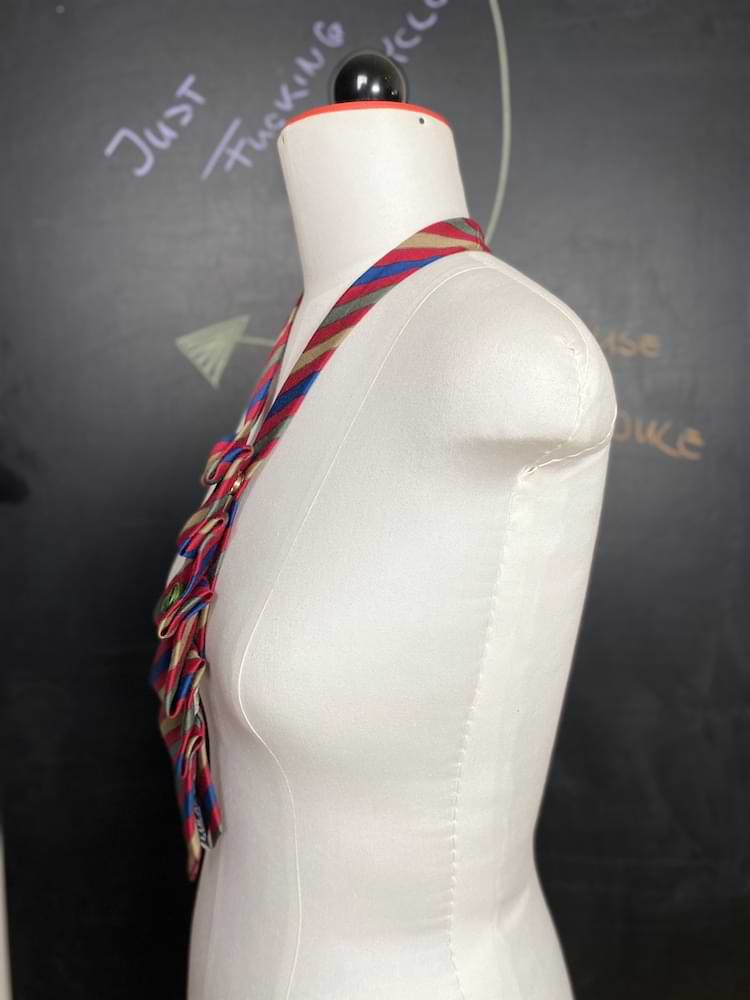 gestreiftes Schlipscollier - nachhaltige Upcycling Mode von Beverly - Berlin