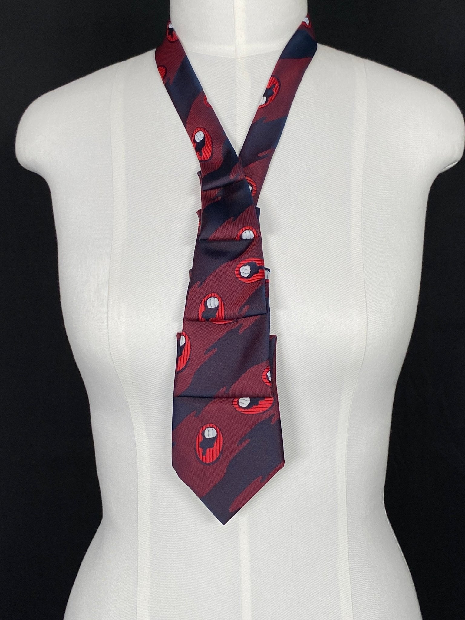 Außergewöhnliches Upcycling - Krawattencollier - nachhaltige Upcycling Mode von Beverly - Berlin