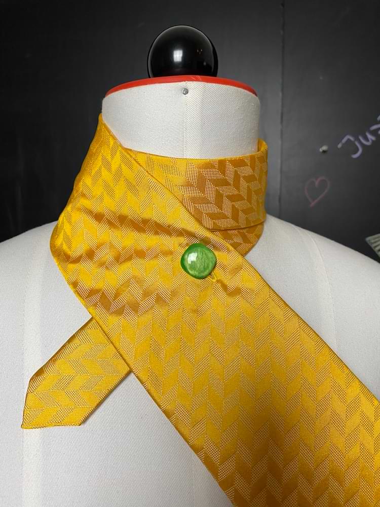 bright yellow tie scarf - nachhaltige Upcycling Mode von Beverly - Berlin