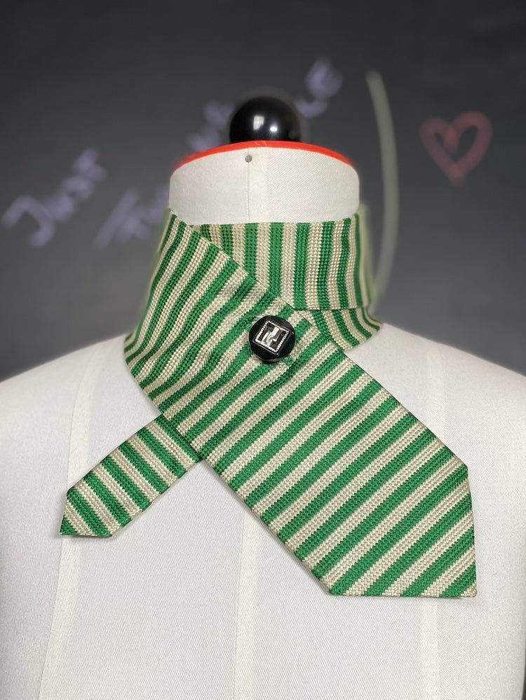 Besondere Upcycling - Schlipsschal – Grüner Chic - nachhaltige Upcycling Mode von Beverly - Berlin