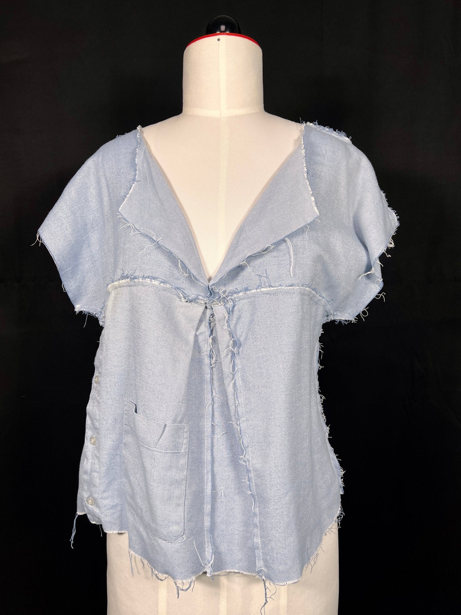 Fransiges Upcycling Shirt - nachhaltige Upcycling Mode von Beverly - Berlin