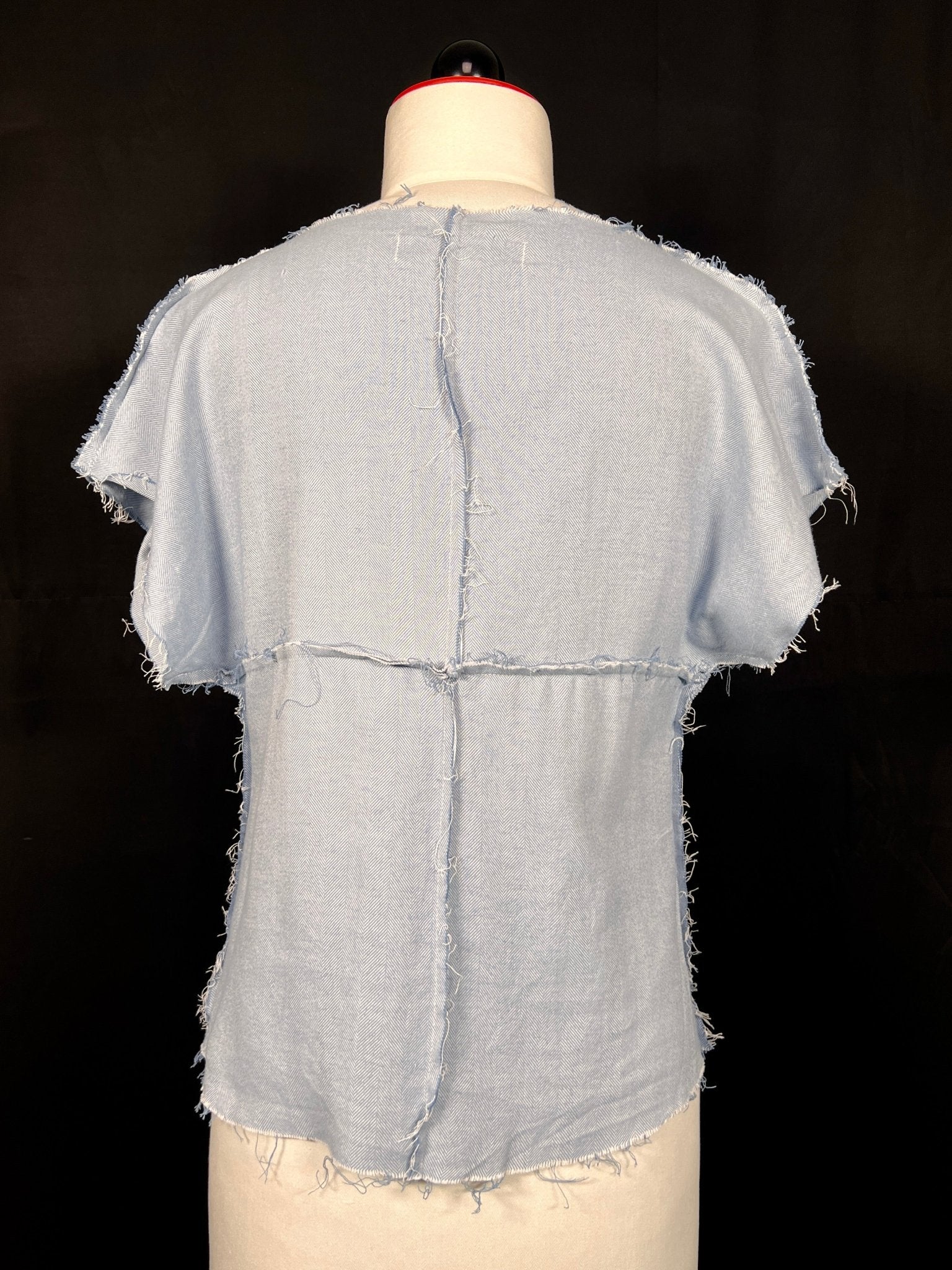 Fransiges Upcycling Shirt - nachhaltige Upcycling Mode von Beverly - Berlin