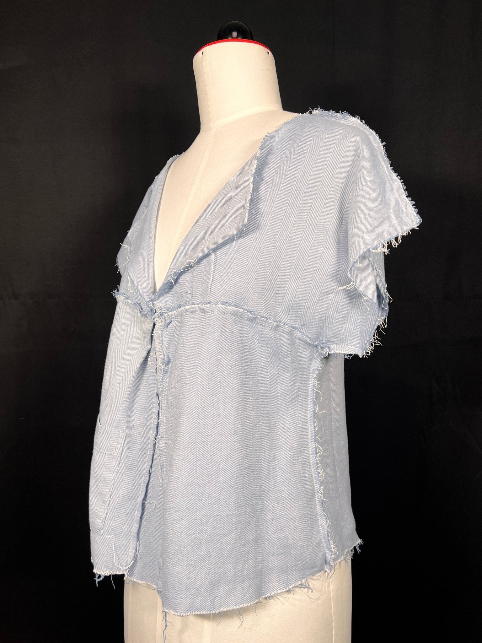 Fransiges Upcycling Shirt - nachhaltige Upcycling Mode von Beverly - Berlin