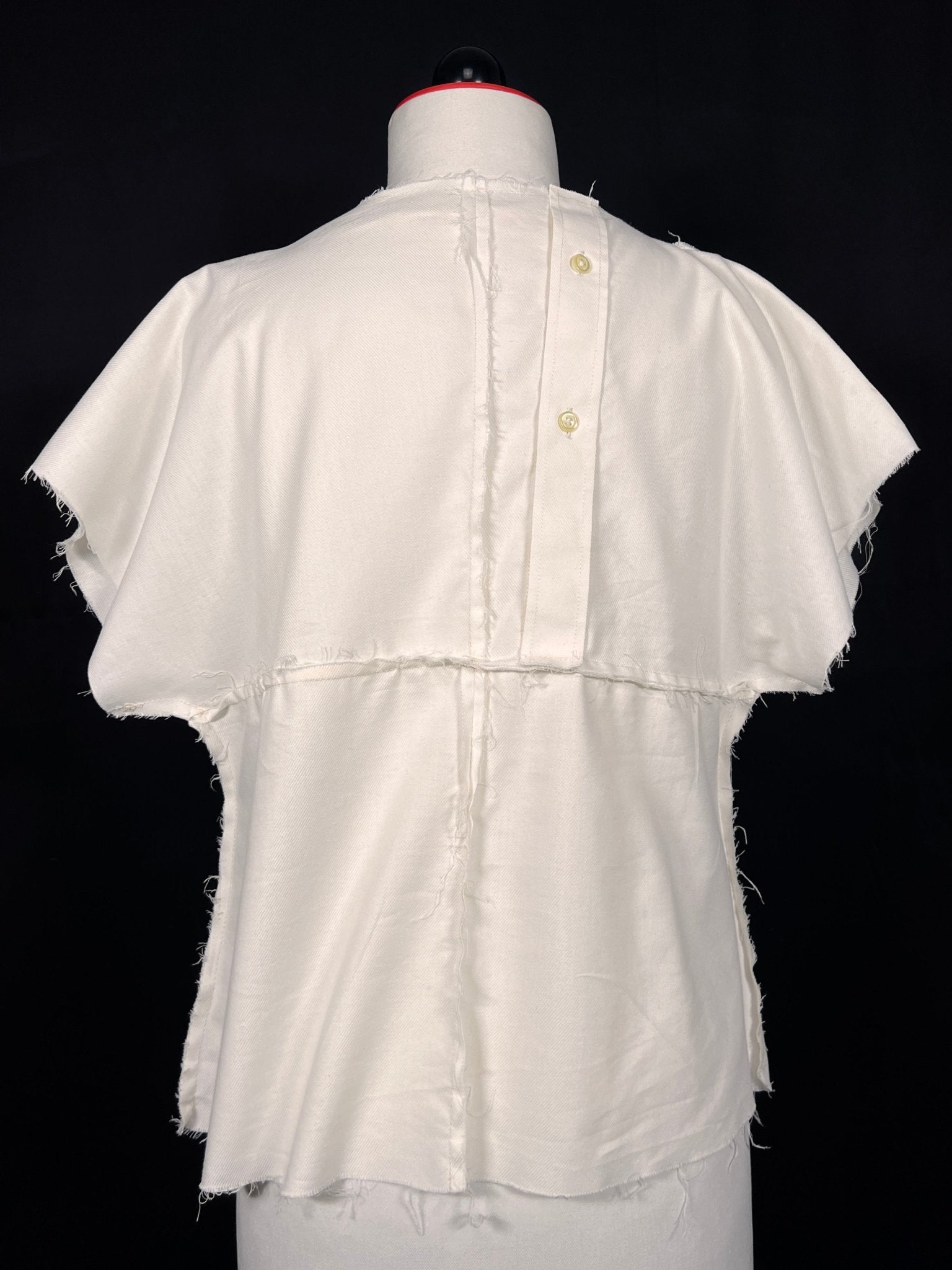 Puristisches Upcycling - Top - für Business geeignet - nachhaltige Upcycling Mode von Beverly - Berlin