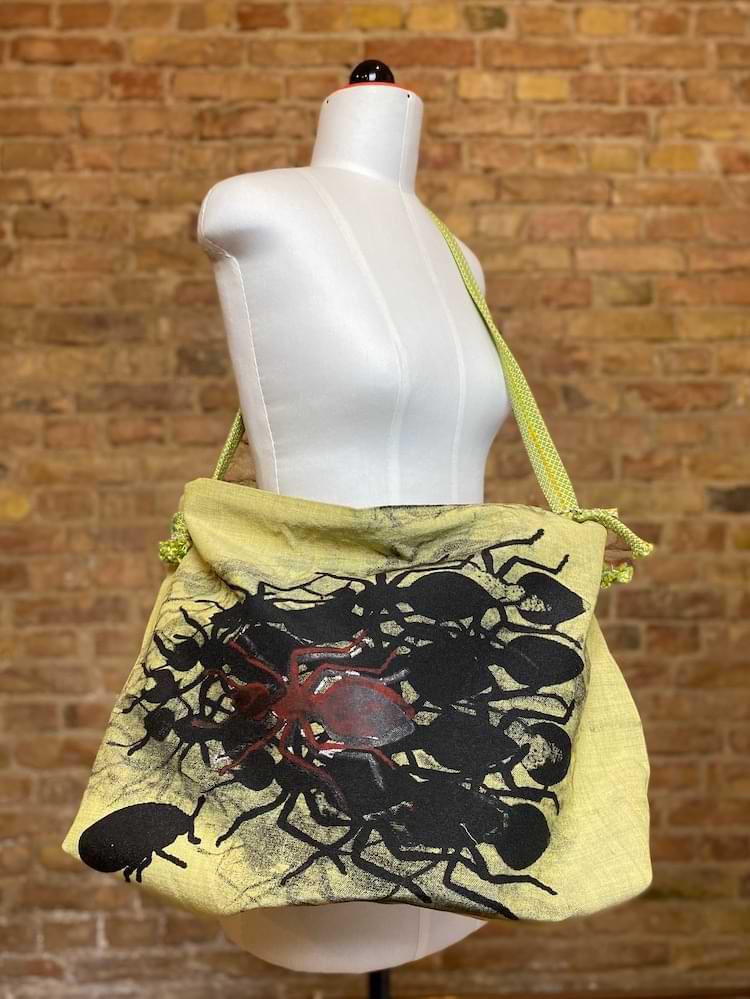 Shopper aus Leinenkissen - nachhaltige Upcycling Mode von Beverly - Berlin