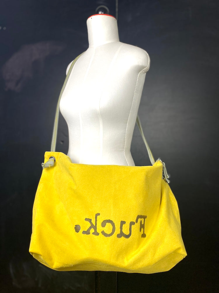 Shopper aus Lederimitat mit Statement! - nachhaltige Upcycling Mode von Beverly - Berlin