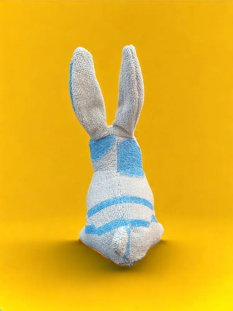 Blauer Hase aus einem Handtuch gefertigt - Beverly-Berlin