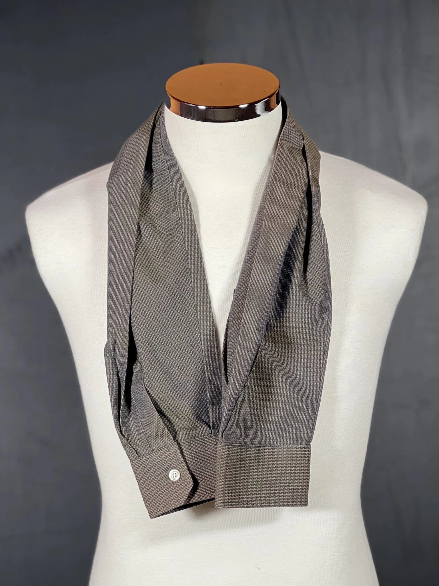 Ärmelschal aus Hemd – Changierendes Upcycling Unikat - nachhaltige Mode und Accessoires von Beverly - Berlin