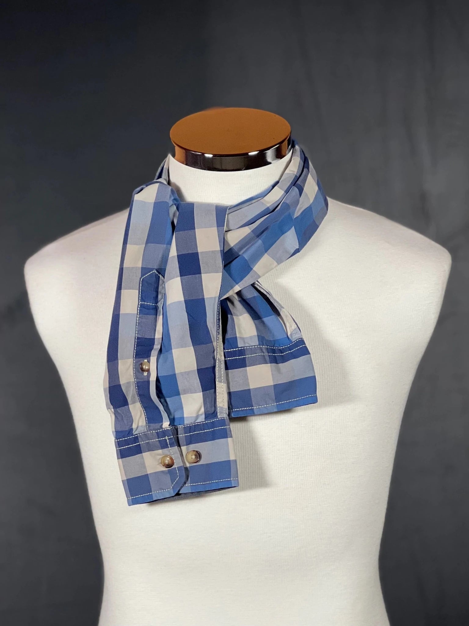 Ärmelschal aus Hemd – Upcycling Unikat - nachhaltige Mode und Accessoires von Beverly - Berlin