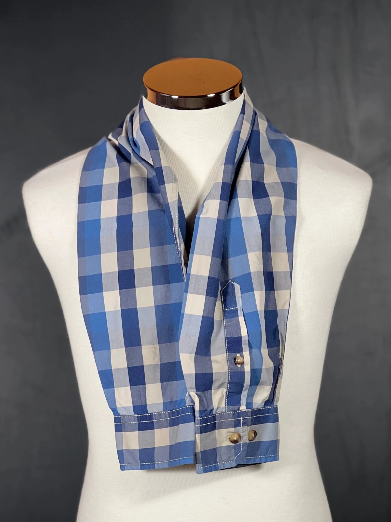 Ärmelschal aus Hemd – Upcycling Unikat - nachhaltige Mode und Accessoires von Beverly - Berlin