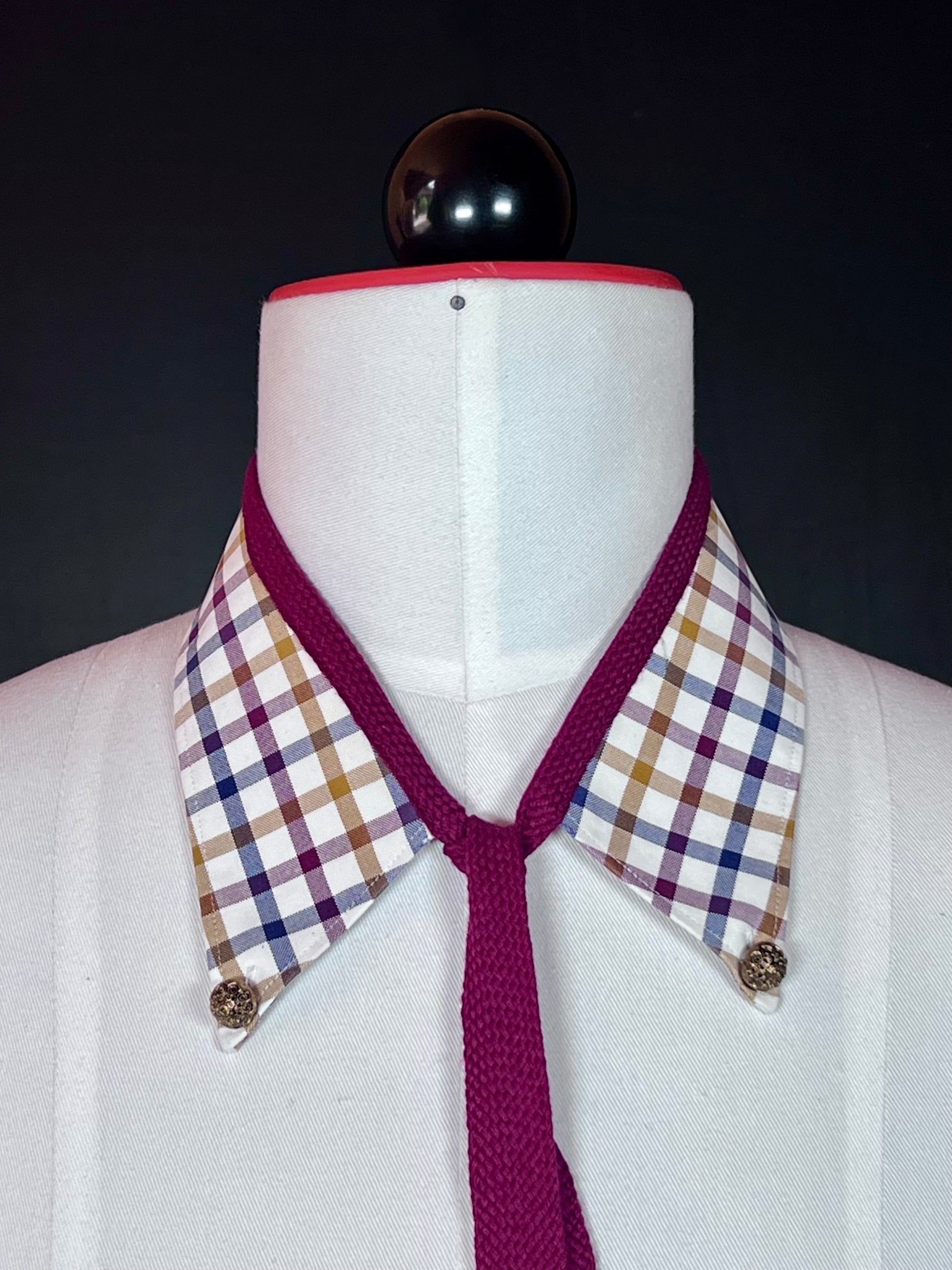 Kragencollier Berry Check – Klassik neu gedacht - nachhaltige Mode und Accessoires von Beverly - Berlin