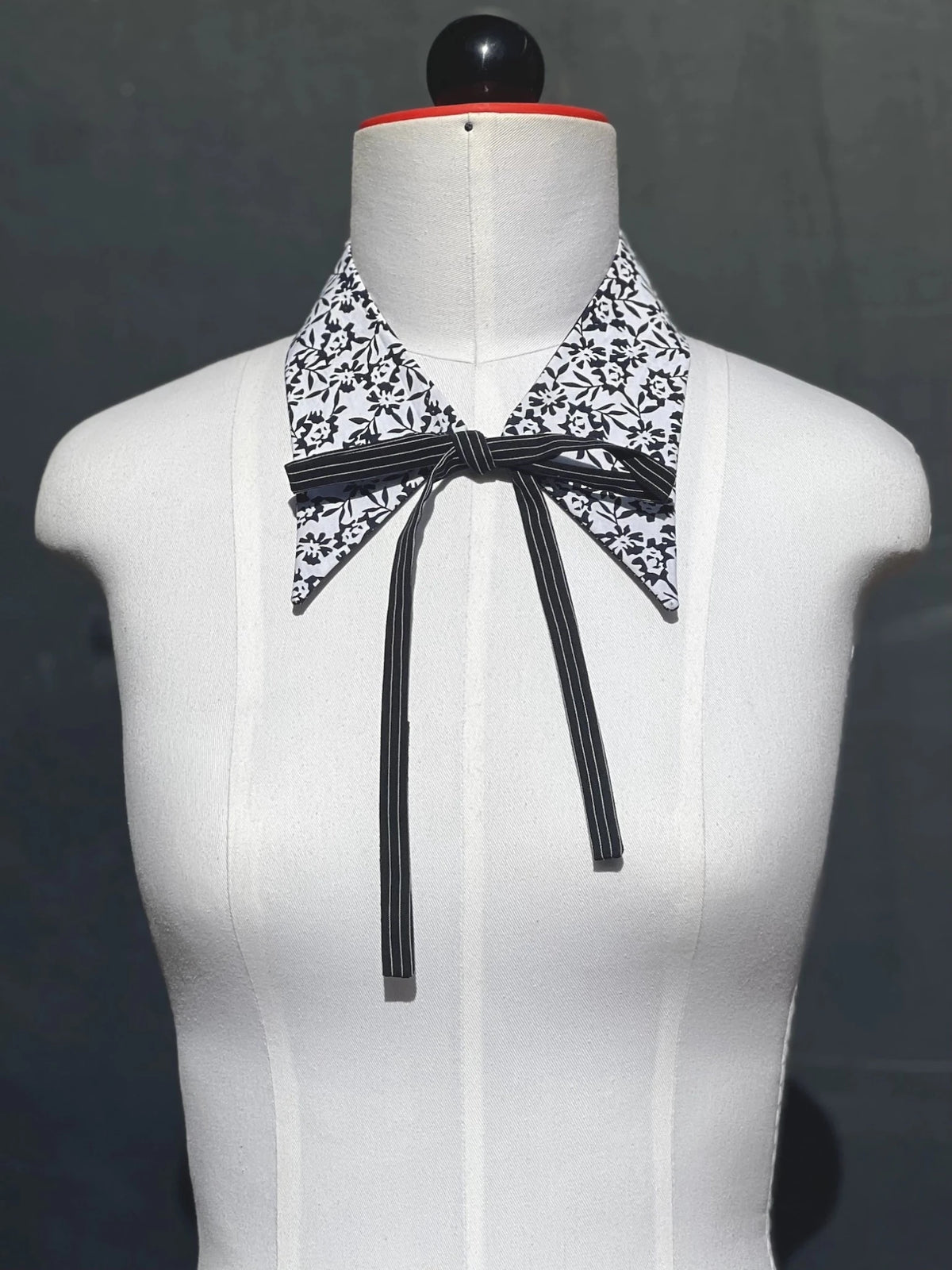Kragencollier Bloom & Stripe Kragencollier- nachhaltige Mode und Accessoires von Beverly-Berlin