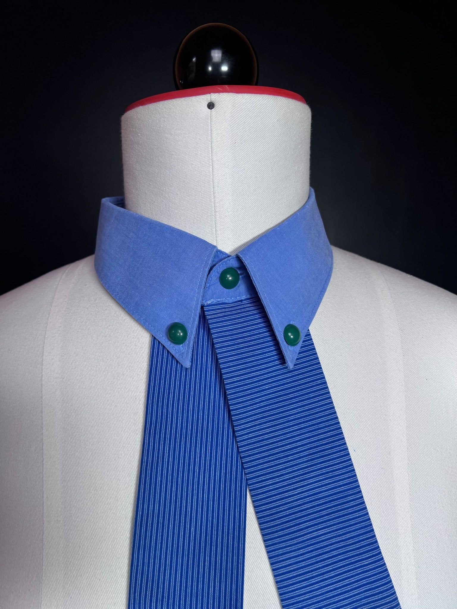 Kragencollier Blue Lines – Klarheit trifft Farbe - nachhaltige Mode und Accessoires von Beverly - Berlin