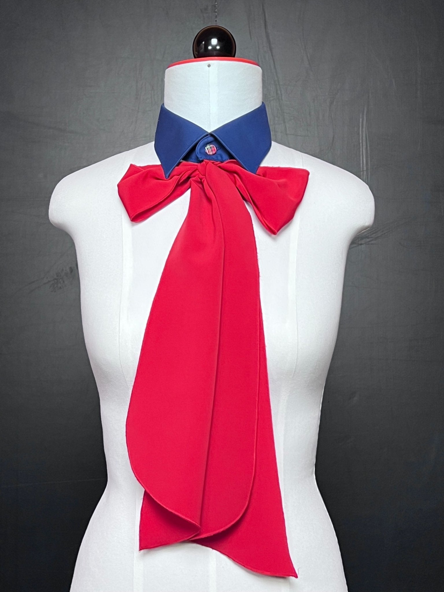 Kragencollier Blue Rebel – Bold & Handmade - nachhaltige Mode und Accessoires von Beverly - Berlin