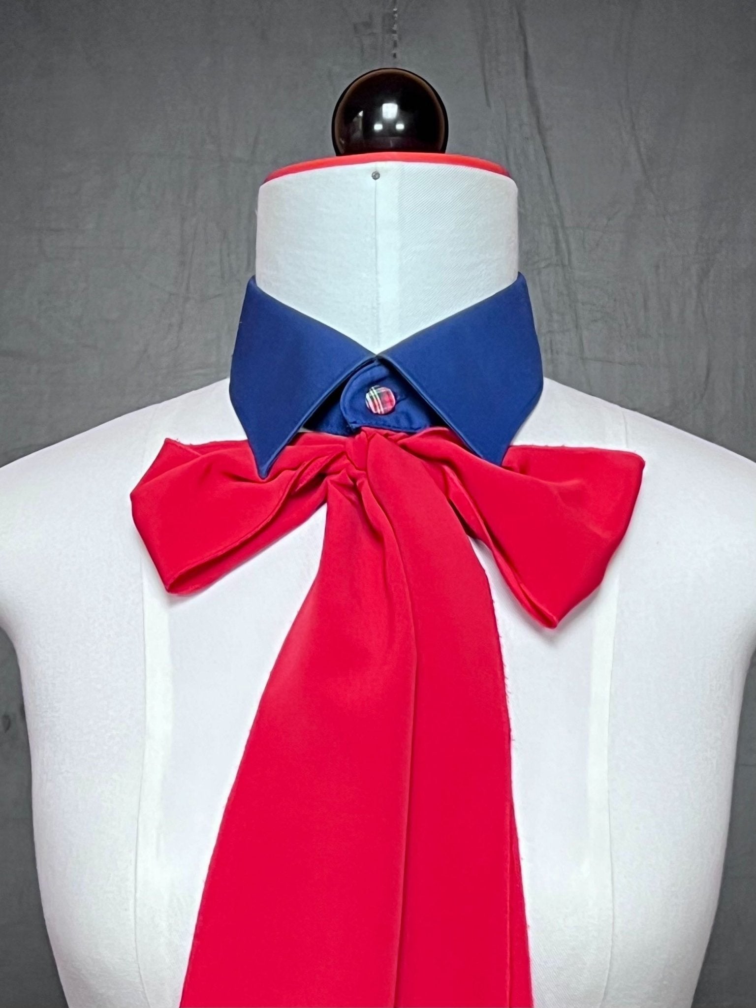 Kragencollier Blue Rebel – Bold & Handmade - nachhaltige Mode und Accessoires von Beverly - Berlin