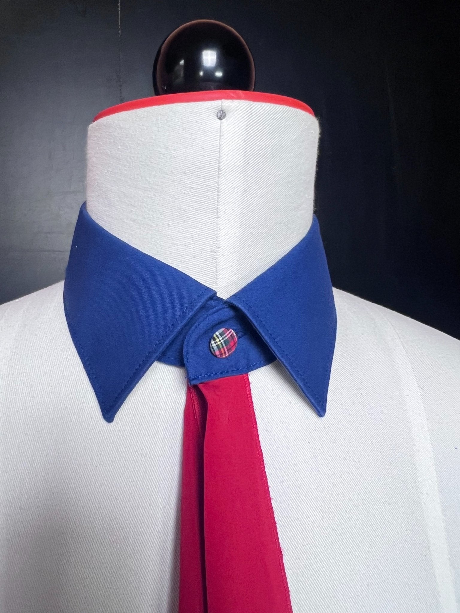 Kragencollier Blue Rebel – Bold & Handmade - nachhaltige Mode und Accessoires von Beverly - Berlin