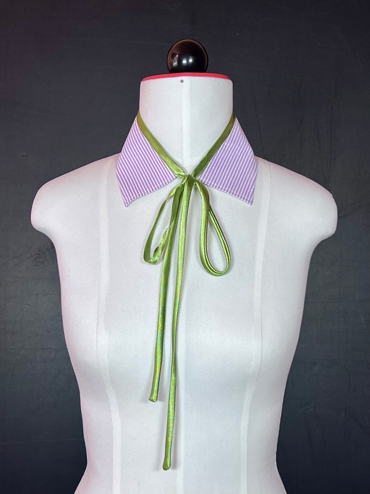 Kragencollier Lilac Shine – Soft Look, Strong Statement - nachhaltige Mode und Accessoires von Beverly - Berlin