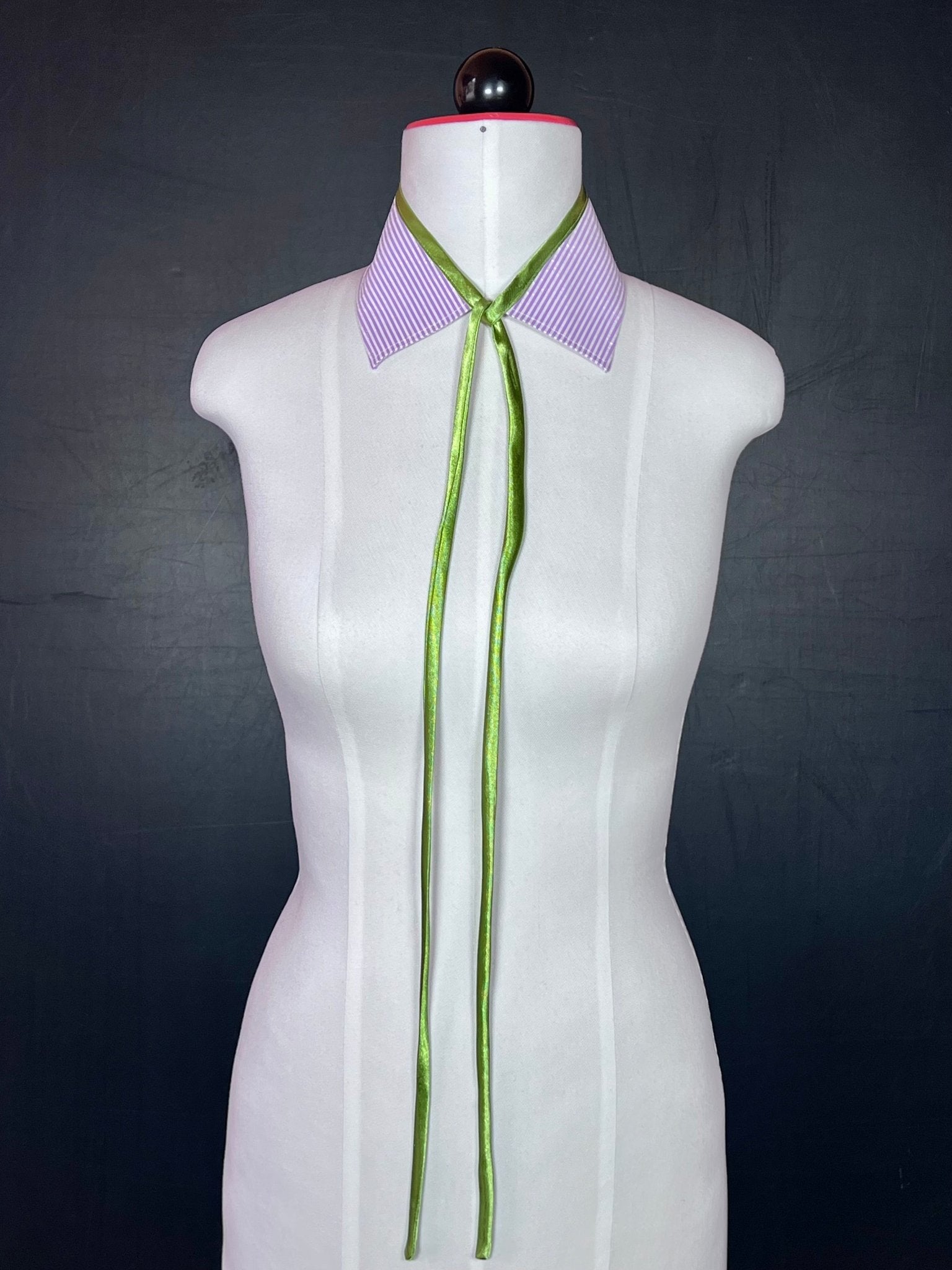 Kragencollier Lilac Shine – Soft Look, Strong Statement - nachhaltige Mode und Accessoires von Beverly - Berlin