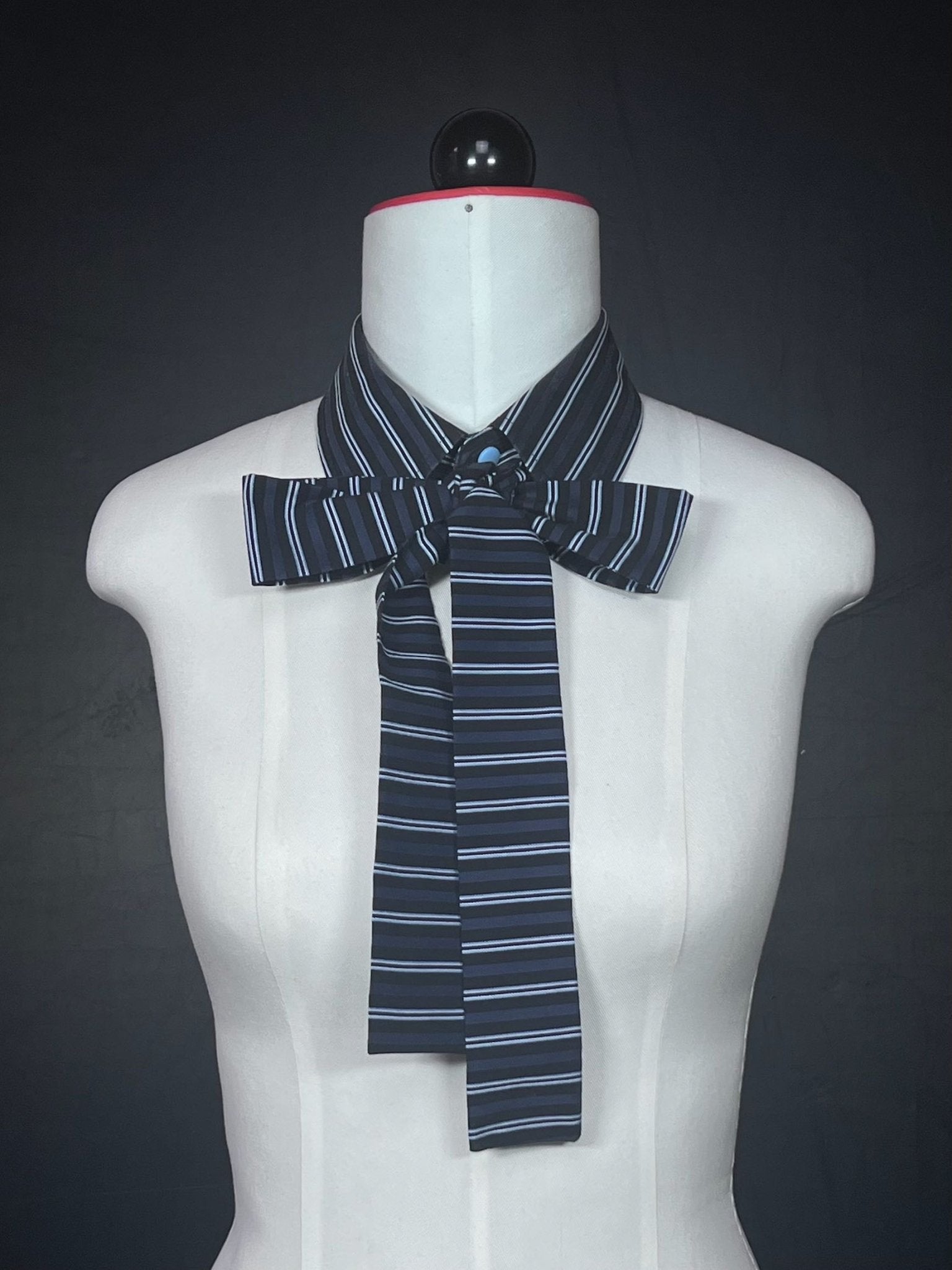 Kragencollier Midnight Stripe – Streifen mit Attitude - nachhaltige Mode und Accessoires von Beverly - Berlin