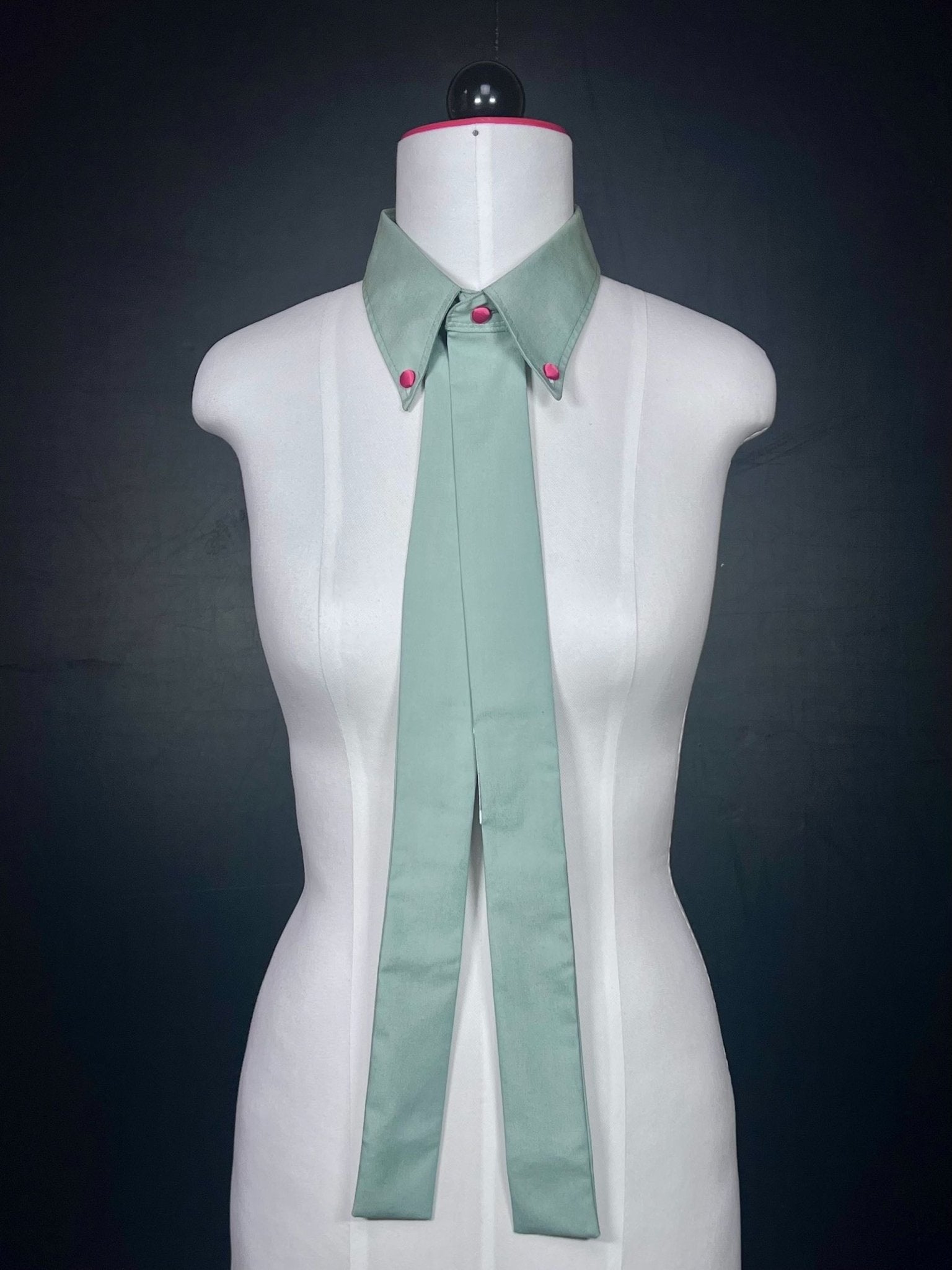 Kragencollier Oliv Pop – Clean Chic mit Farbakzent - nachhaltige Mode und Accessoires von Beverly - Berlin