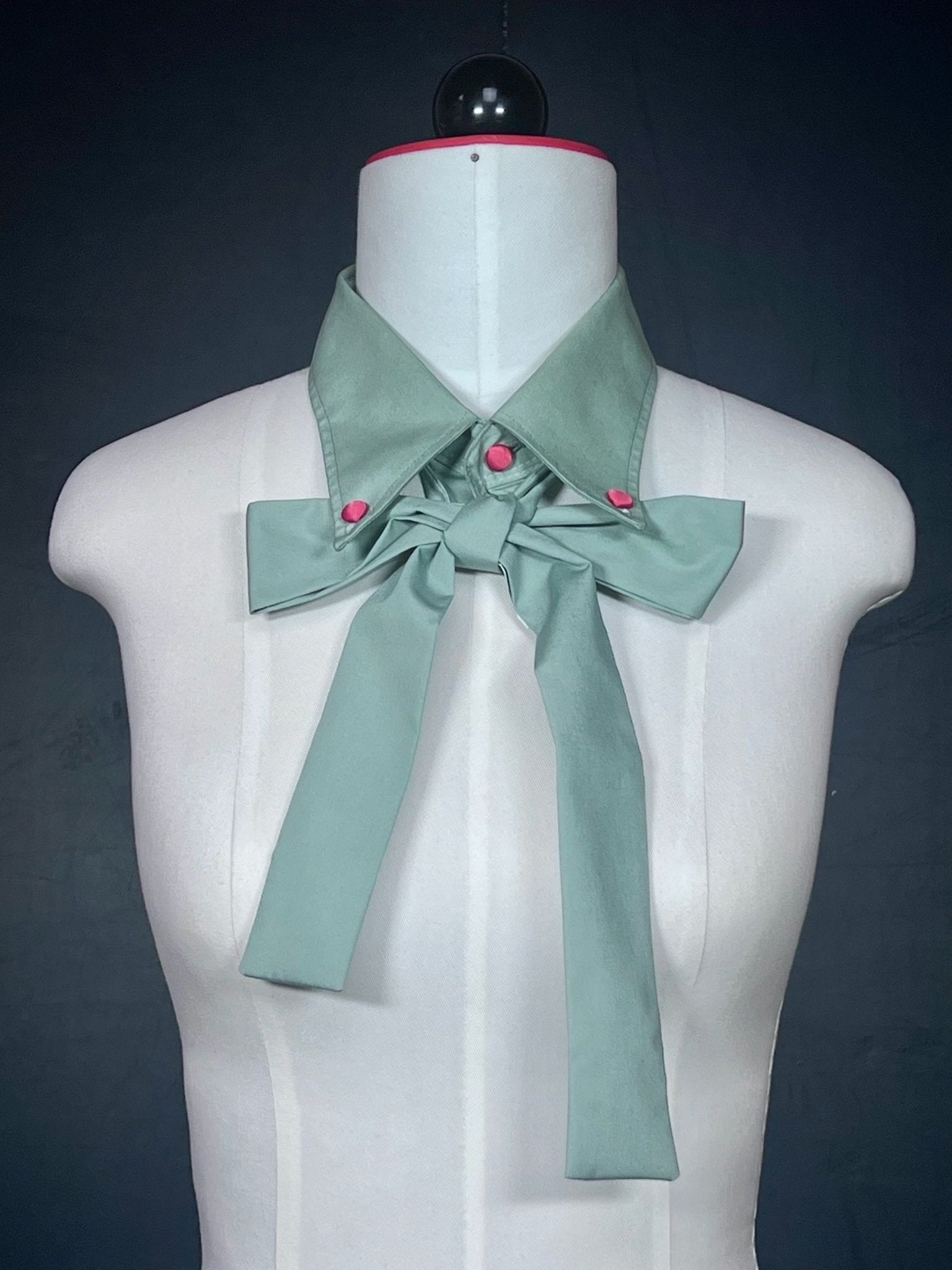 Kragencollier Oliv Pop – Clean Chic mit Farbakzent - nachhaltige Mode und Accessoires von Beverly - Berlin