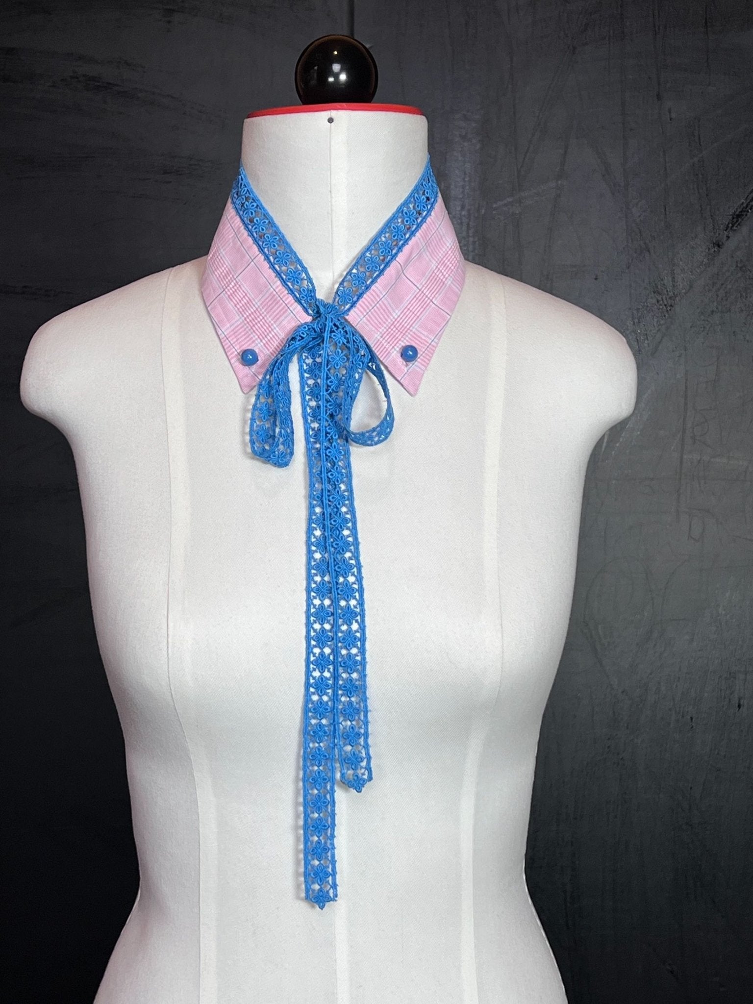 Kragencollier Pink Breeze – Verspielt, frisch, außergewöhnlich - nachhaltige Mode und Accessoires von Beverly - Berlin