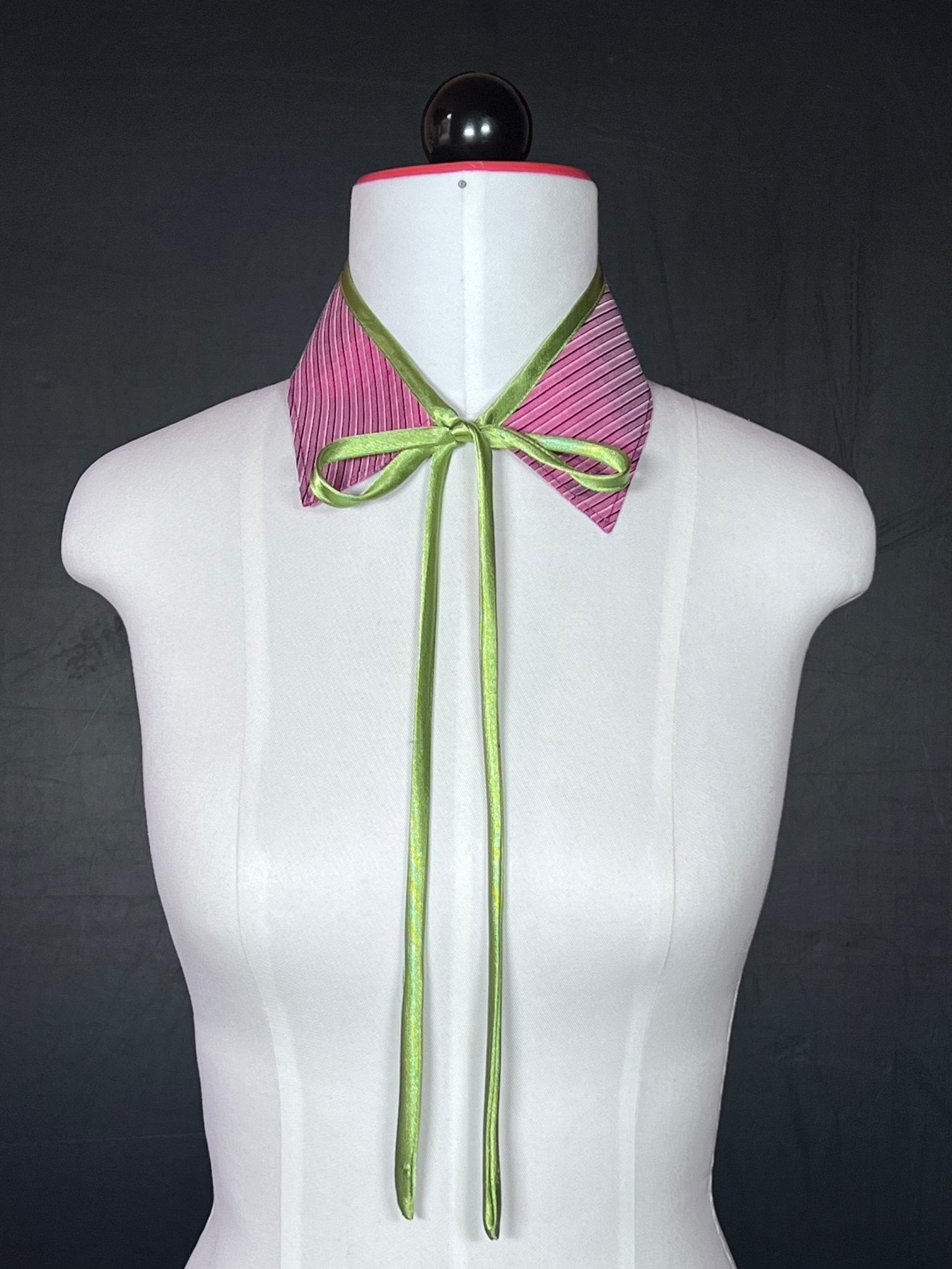 Kragencollier Pink Stripe – Bold, Bright, Beautiful - nachhaltige Mode und Accessoires von Beverly - Berlin