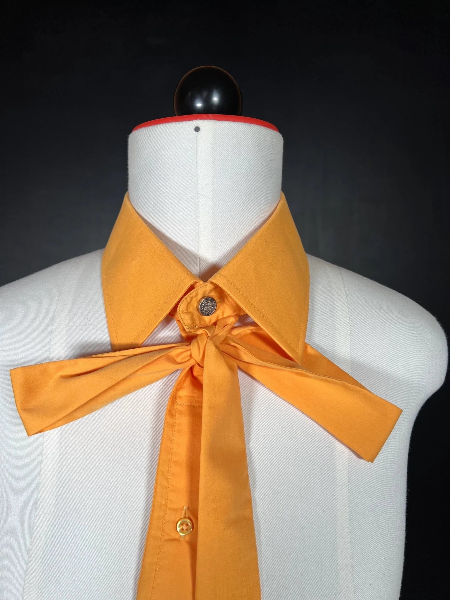 Kragencollier „Sunny Bow“ – Strahlendes Orange - nachhaltige Mode und Accessoires von Beverly - Berlin