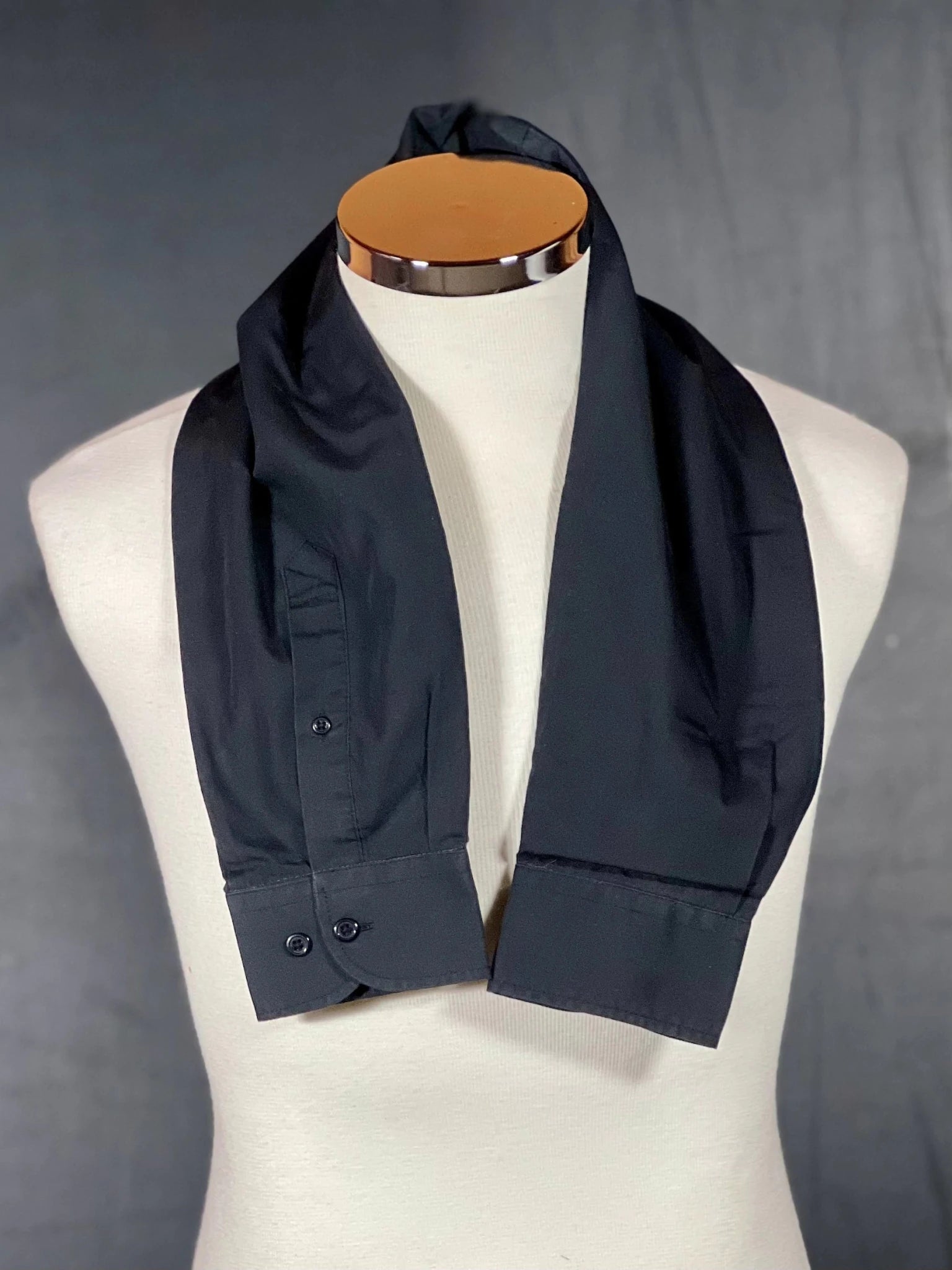 Leicht gefütterter Hemd - Ärmelschal - Upcycling Einzelstück - nachhaltige Mode und Accessoires von Beverly - Berlin