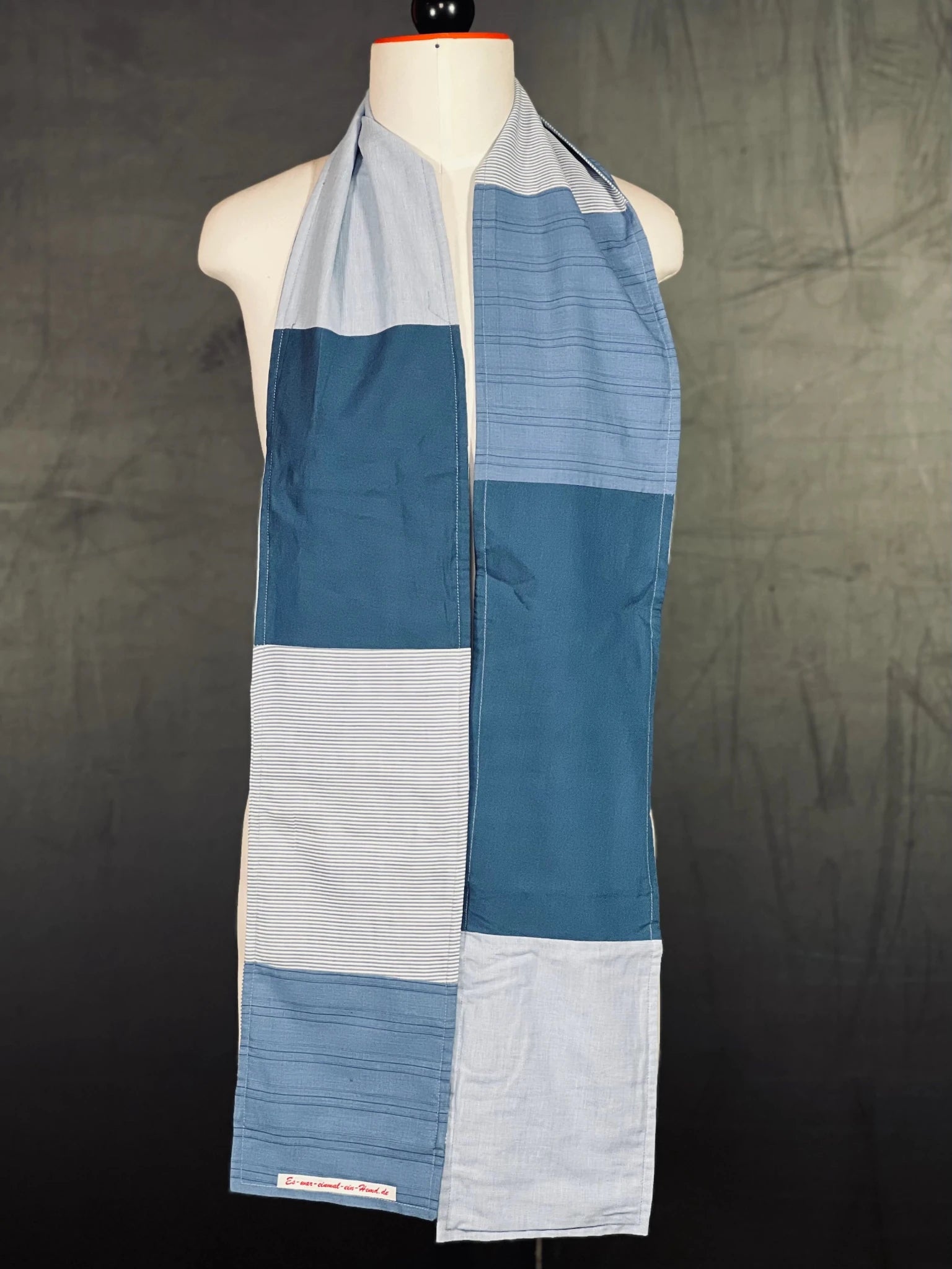 Leichter Upcycling Schal – Minimal & Modern - nachhaltige Mode und Accessoires von Beverly - Berlin