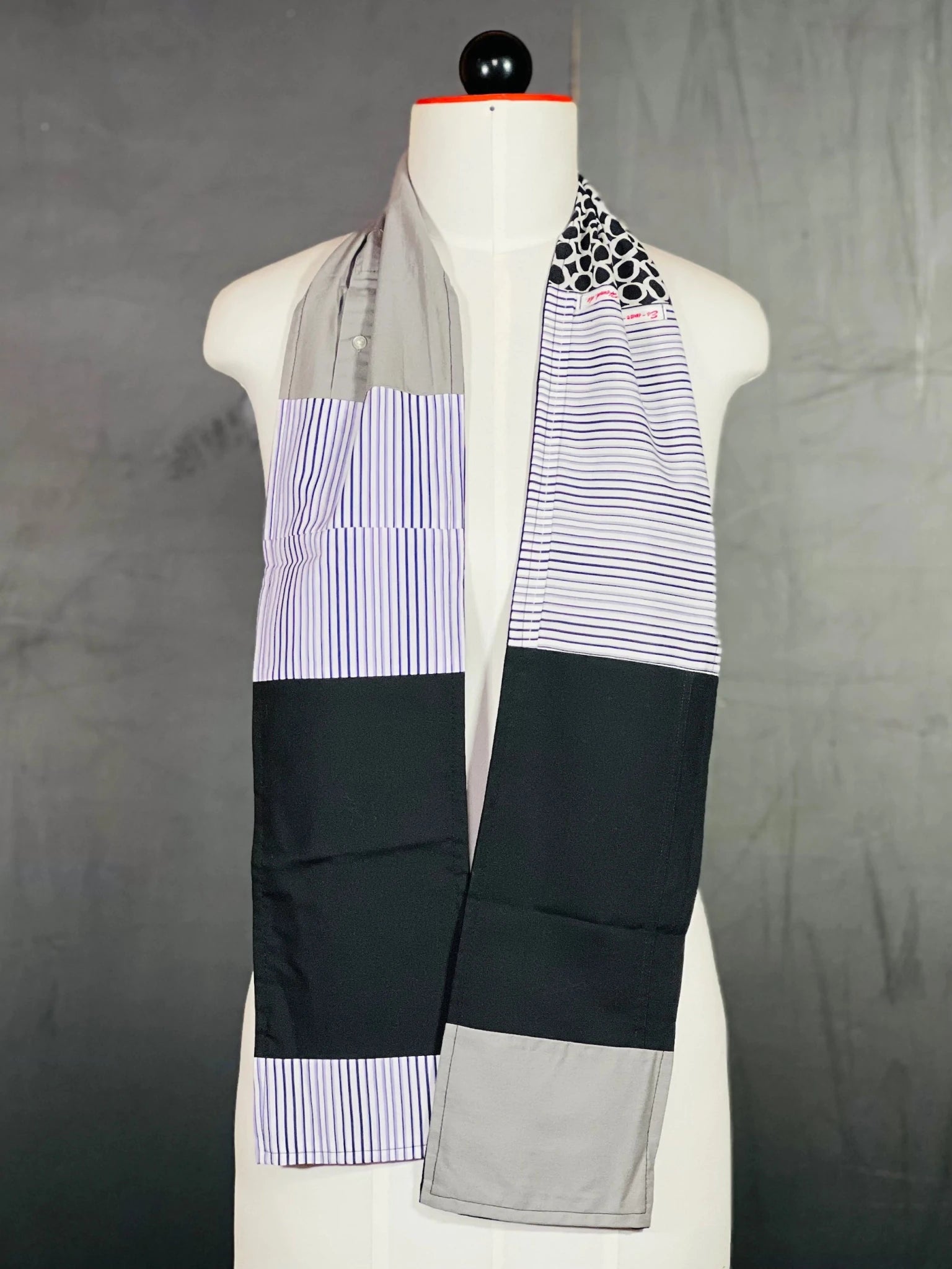 Leichter Upcycling Schal – Minimal & Modern - nachhaltige Mode und Accessoires von Beverly - Berlin