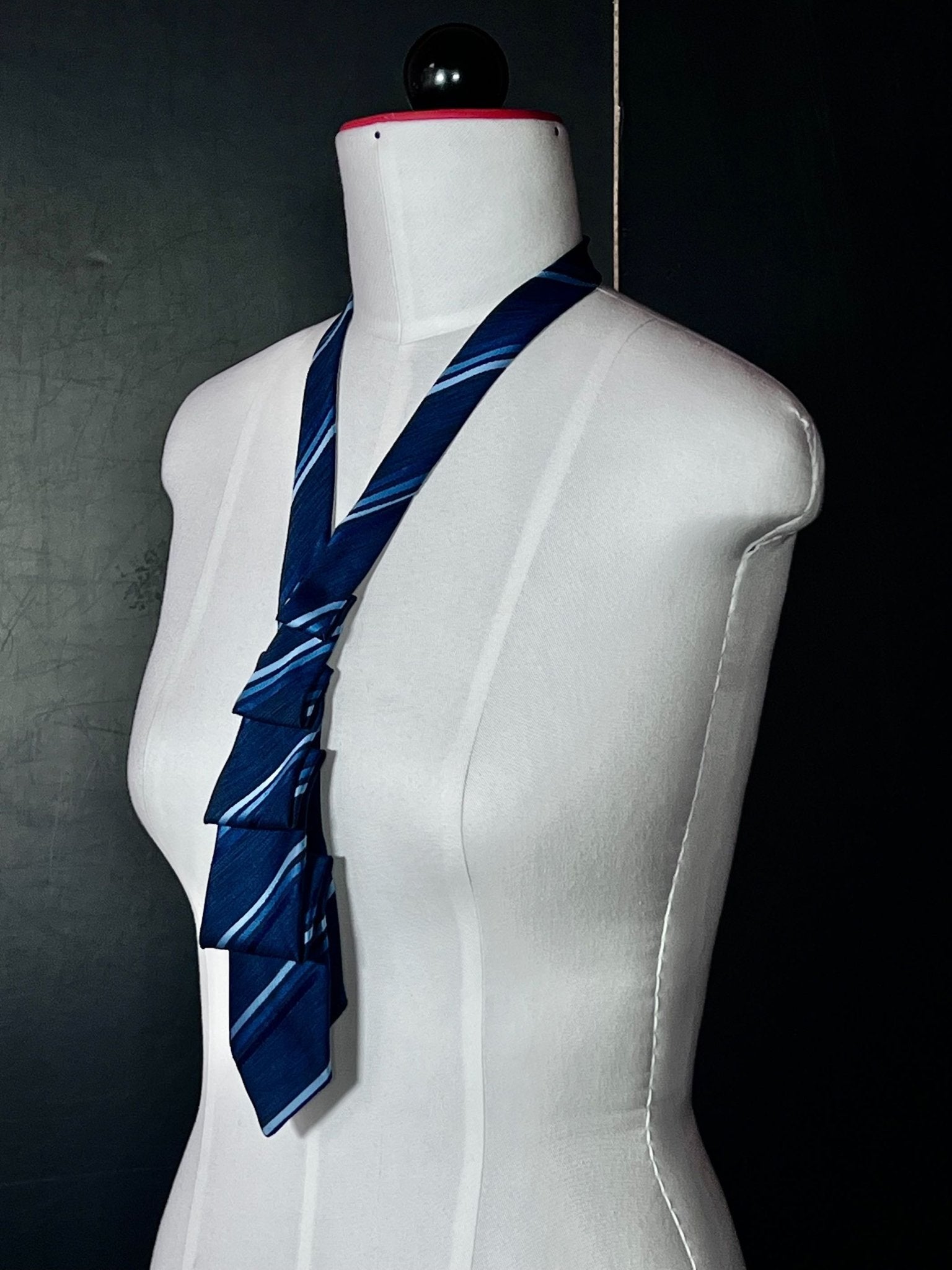 Schlipscollier Blue Stripes - klassisch & anders - nachhaltige Mode und Accessoires von Beverly - Berlin