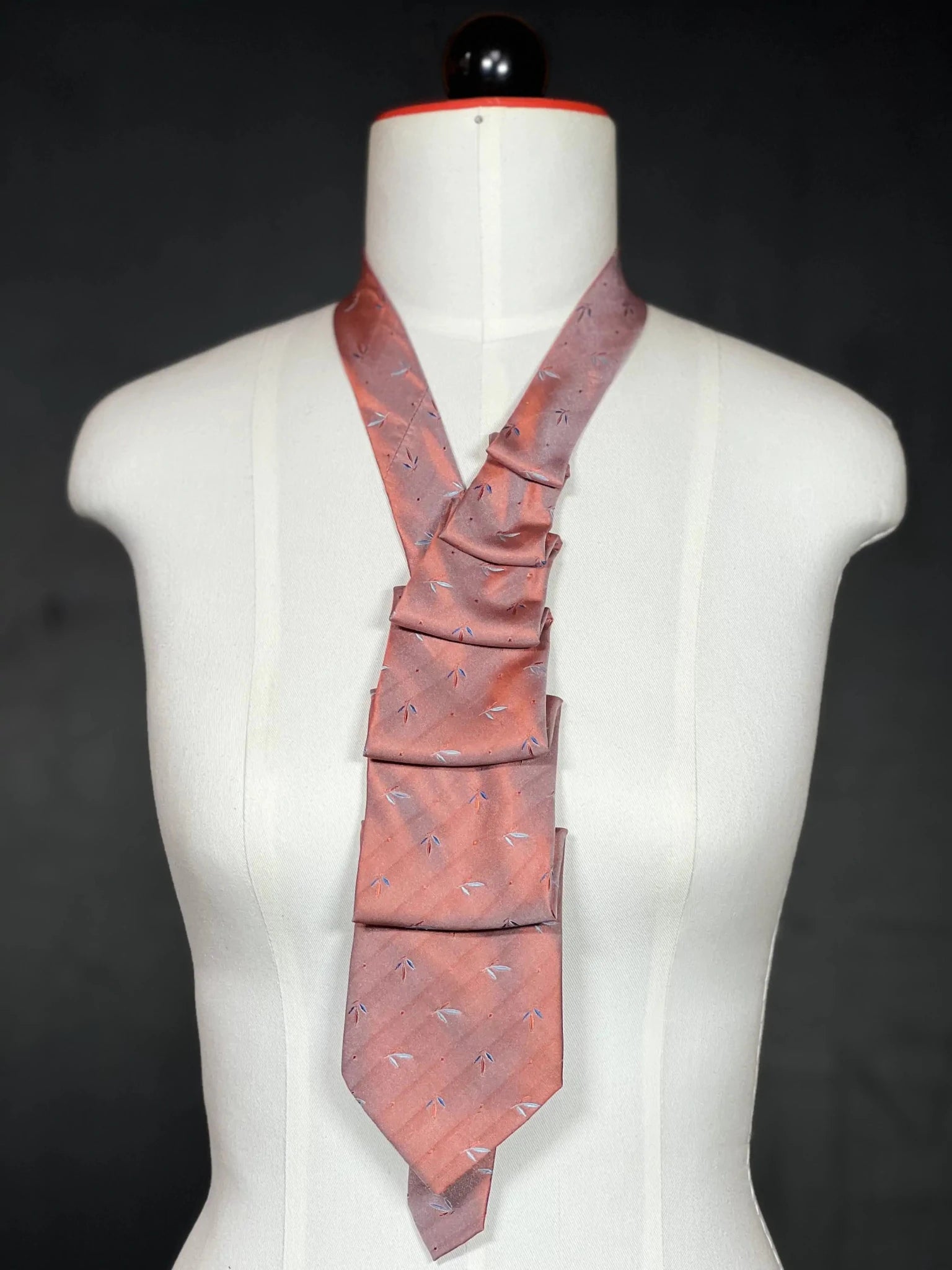 Schlipscollier „Dusty Leaf“ – Natur. Struktur. Haltung. Schlipscollier - nachhaltige Mode und Accessoires von Beverly - Berlin