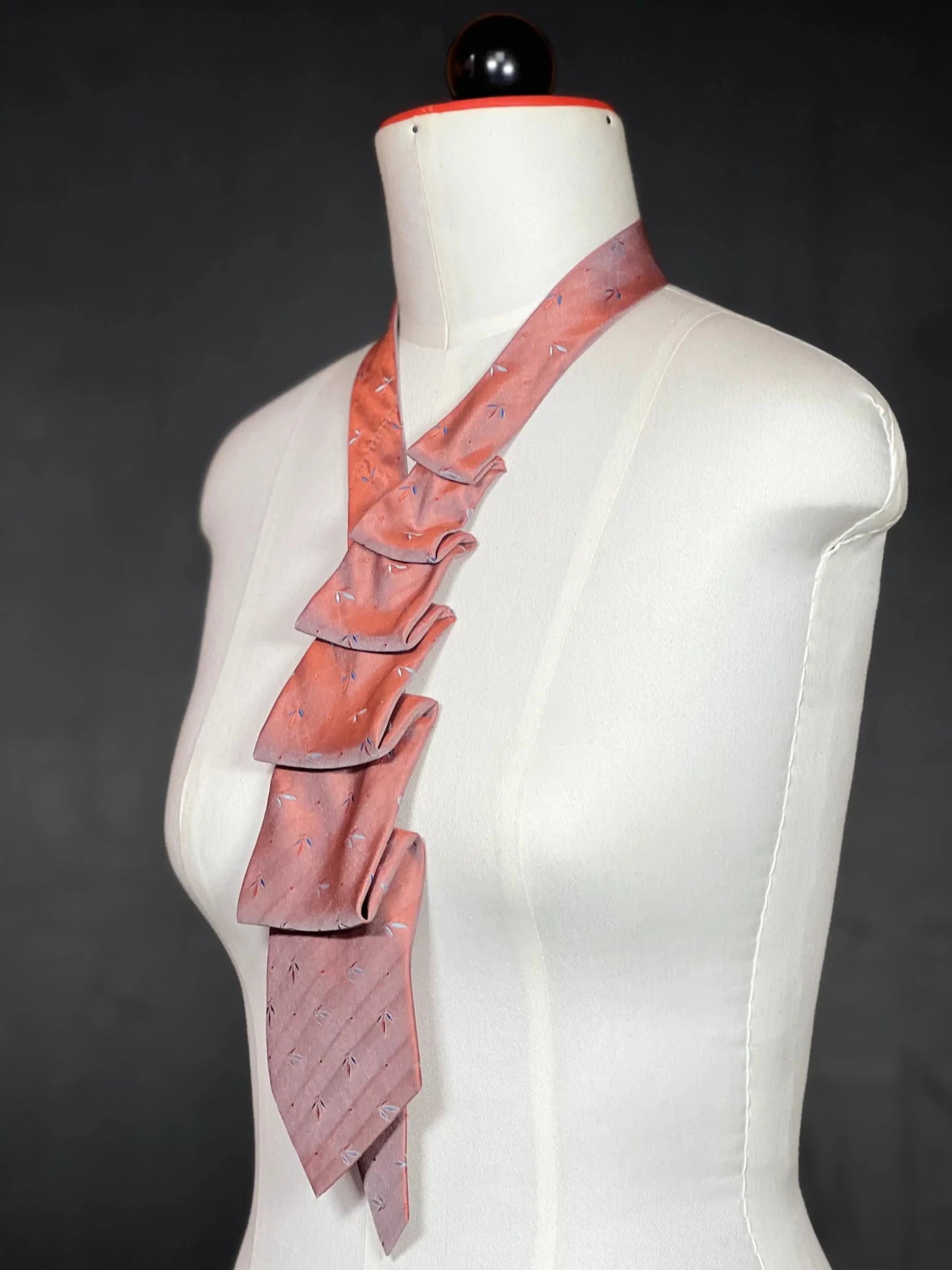 Schlipscollier „Dusty Leaf“ – Natur. Struktur. Haltung. Schlipscollier - nachhaltige Mode und Accessoires von Beverly - Berlin