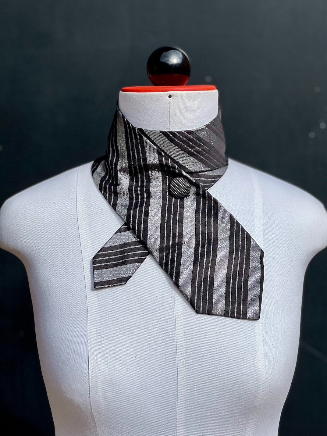 Schlipsschal Black Flash Schlips Schal- nachhaltige Mode und Accessoires von Beverly-Berlin
