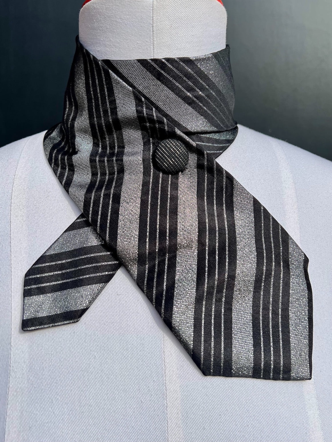 Schlipsschal Black Flash Schlips Schal- nachhaltige Mode und Accessoires von Beverly-Berlin