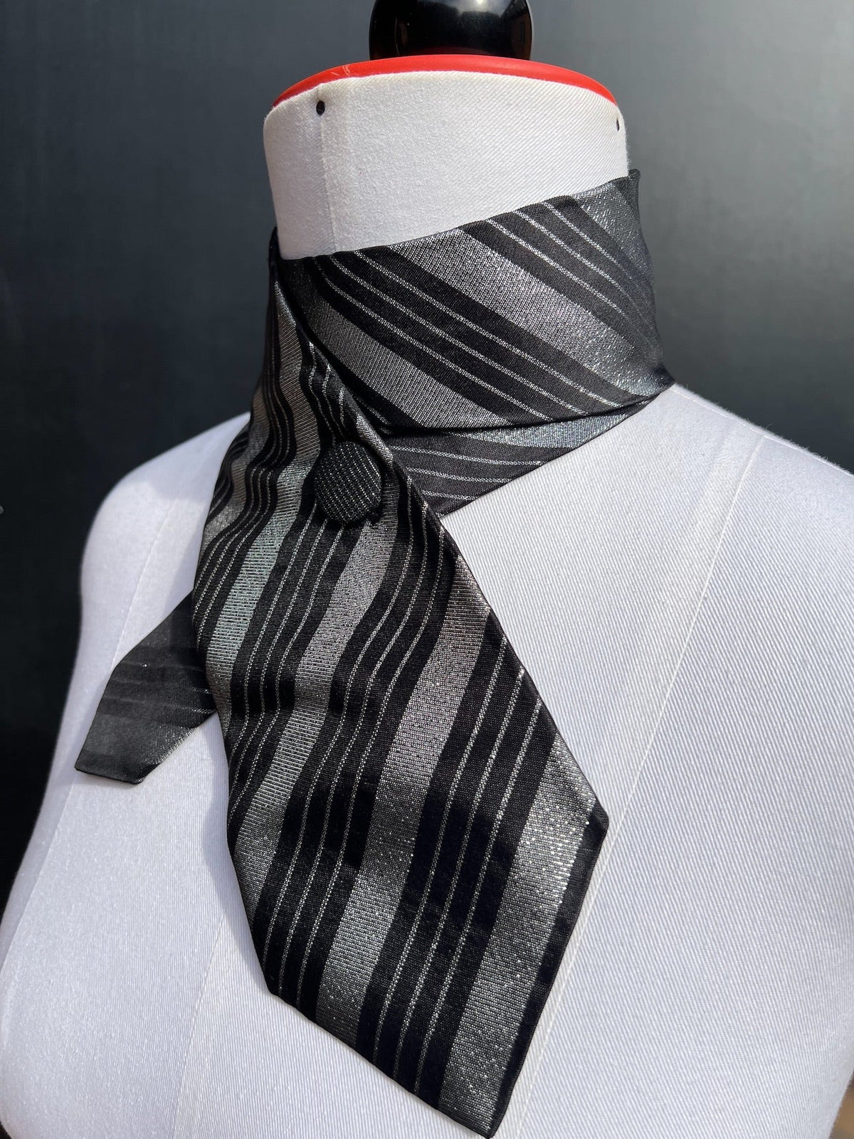 Schlipsschal Black Flash Schlips Schal- nachhaltige Mode und Accessoires von Beverly-Berlin