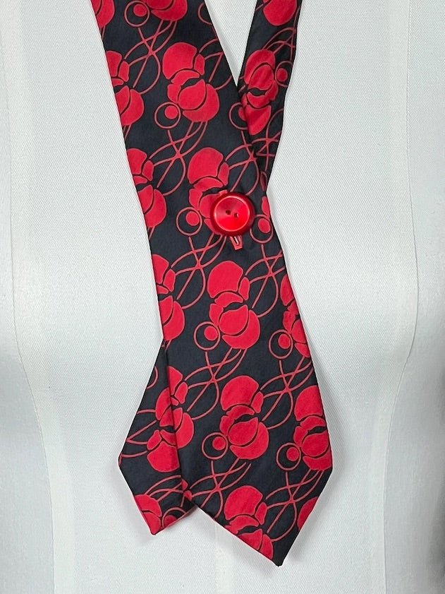 Schlipsschal „Bloody Chic“ – Schwarz. Rot. Kein Kompromiss. - nachhaltige Mode und Accessoires von Beverly - Berlin