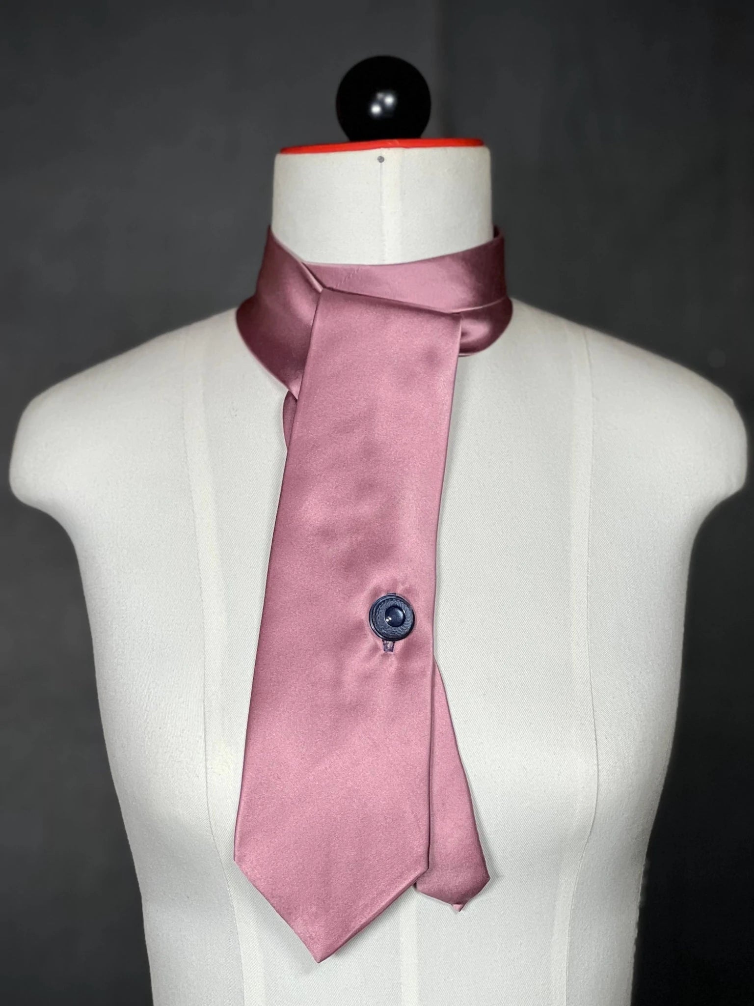 Schlipsschal „Blush Silk“ – Zeitlose Eleganz aus Seide - nachhaltige Mode und Accessoires von Beverly - Berlin