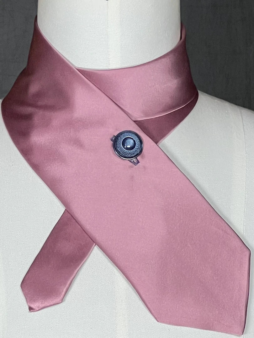 Schlipsschal „Blush Silk“ – Zeitlose Eleganz aus Seide - nachhaltige Mode und Accessoires von Beverly - Berlin