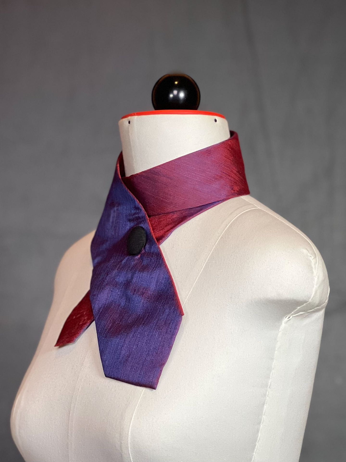 Schlipsschal Bordeaux Silk – schlicht, edel & modern - nachhaltige Mode und Accessoires von Beverly - Berlin