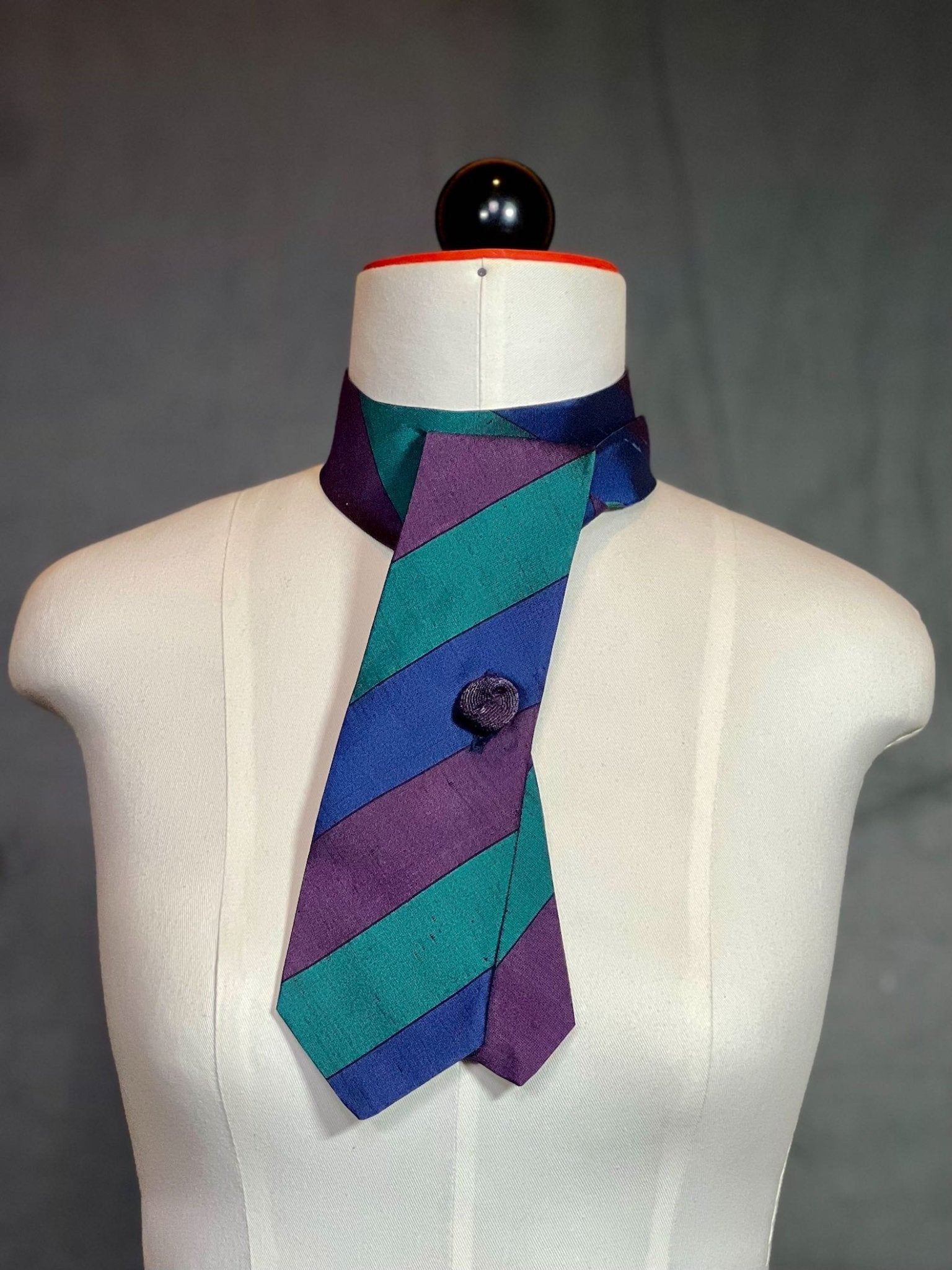 Schlipsschal „Deep Wild“ – Wildseide in edlen Farbblöcken - nachhaltige Mode und Accessoires von Beverly - Berlin