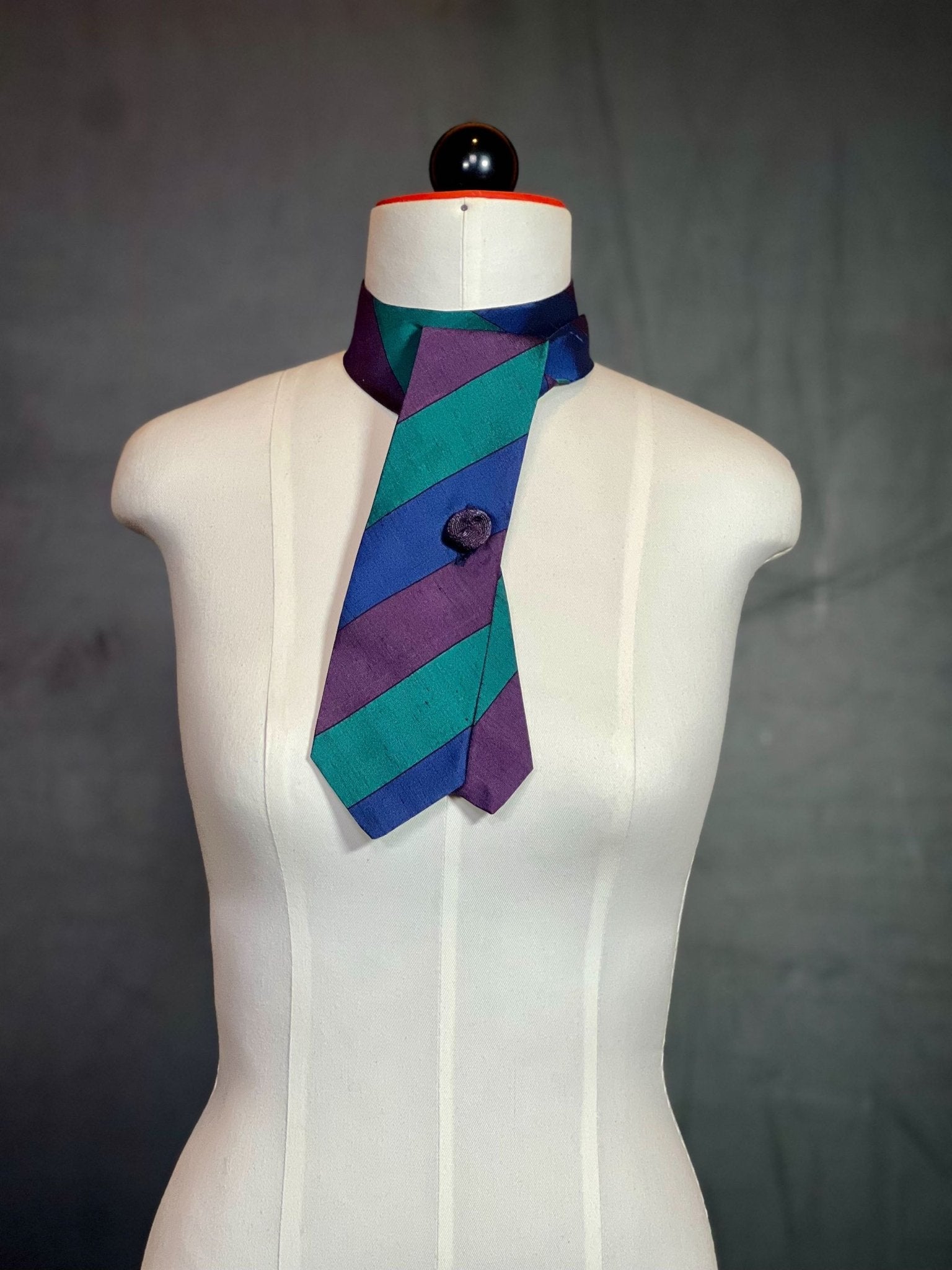 Schlipsschal „Deep Wild“ – Wildseide in edlen Farbblöcken - nachhaltige Mode und Accessoires von Beverly - Berlin