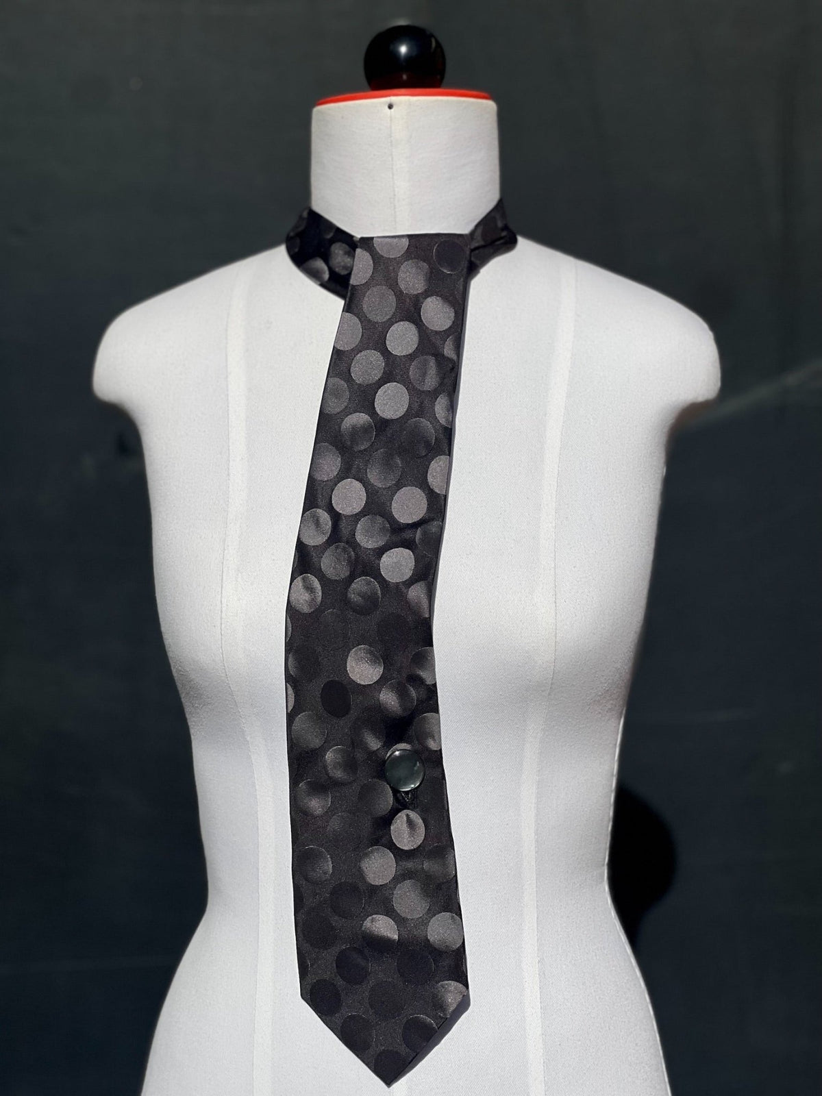Schlipsschal Dot Noir Schlips Schal- nachhaltige Mode und Accessoires von Beverly-Berlin