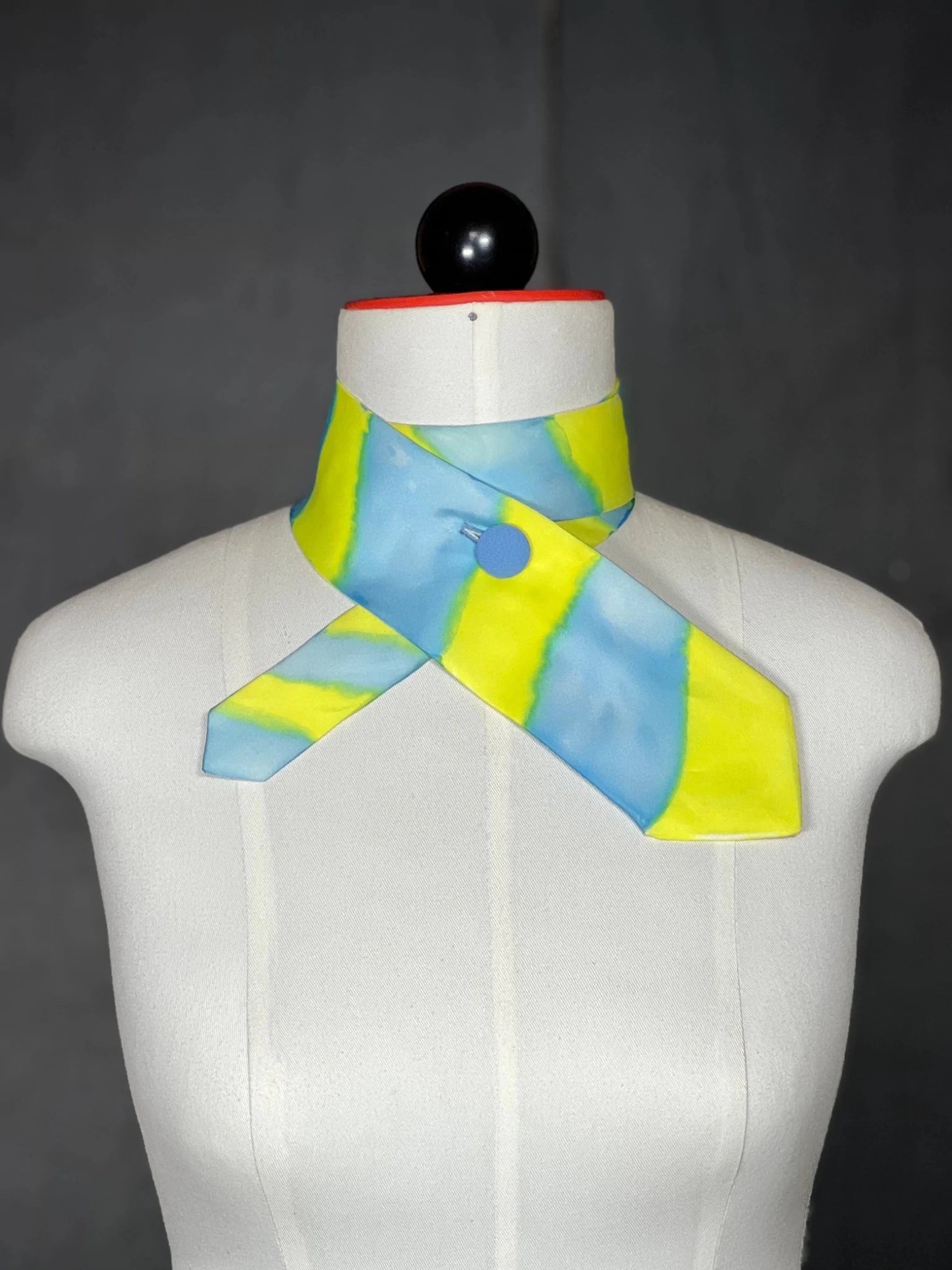 Schlipsschal „Liquid Art“ – Farbe in Bewegung. - nachhaltige Mode und Accessoires von Beverly - Berlin